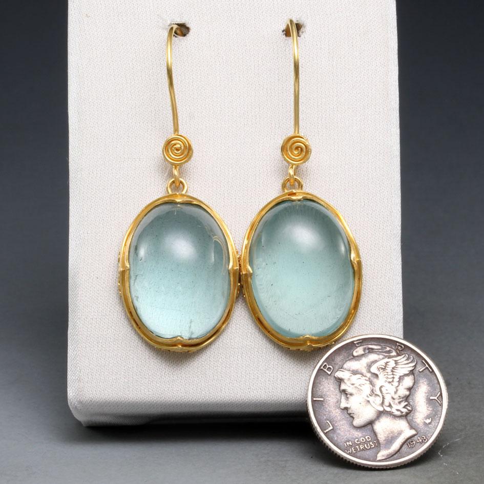 Steven Battelle 27.1 Carats Aquamarine Cabochon 18K Gold Wire Earrings In New Condition For Sale In Soquel, CA