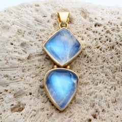 Steven Battelle 27.5 Carats Rainbow Moonstone 18K Gold Pendant