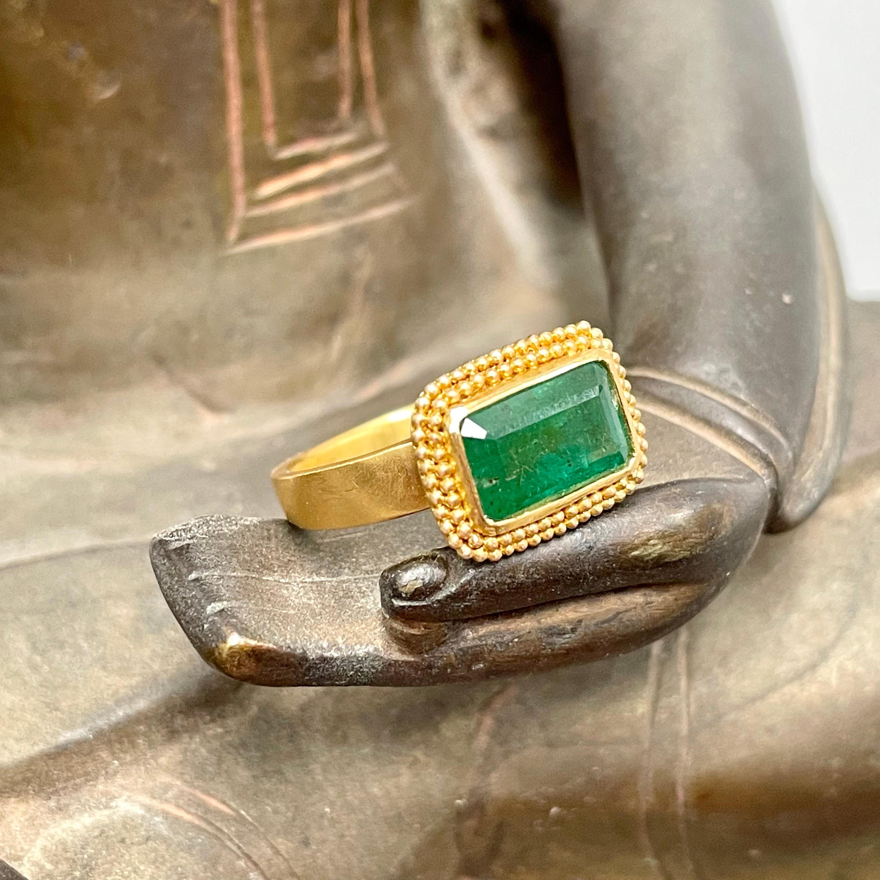 emerald 22k gold ring