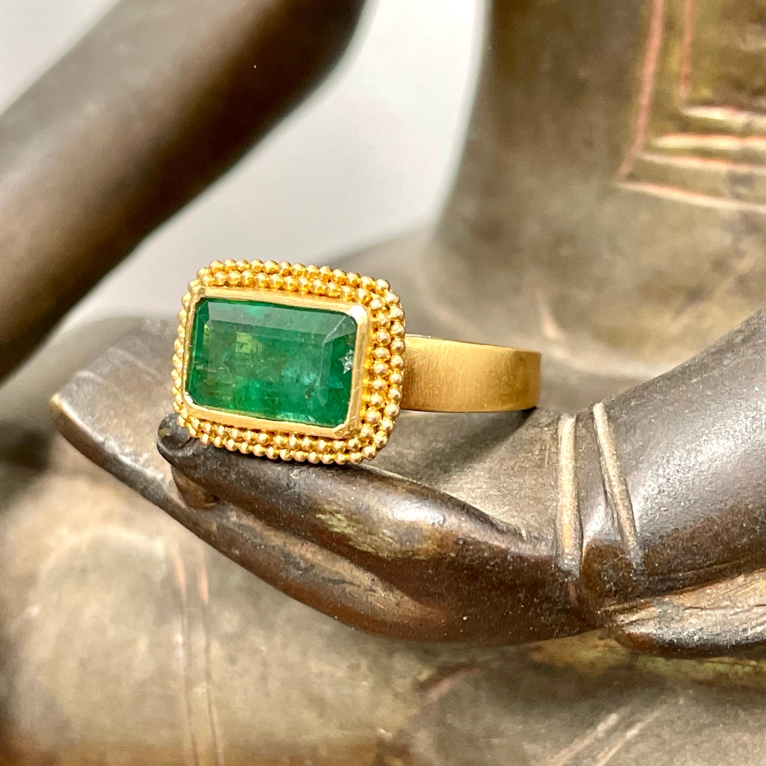 22 carat emerald ring