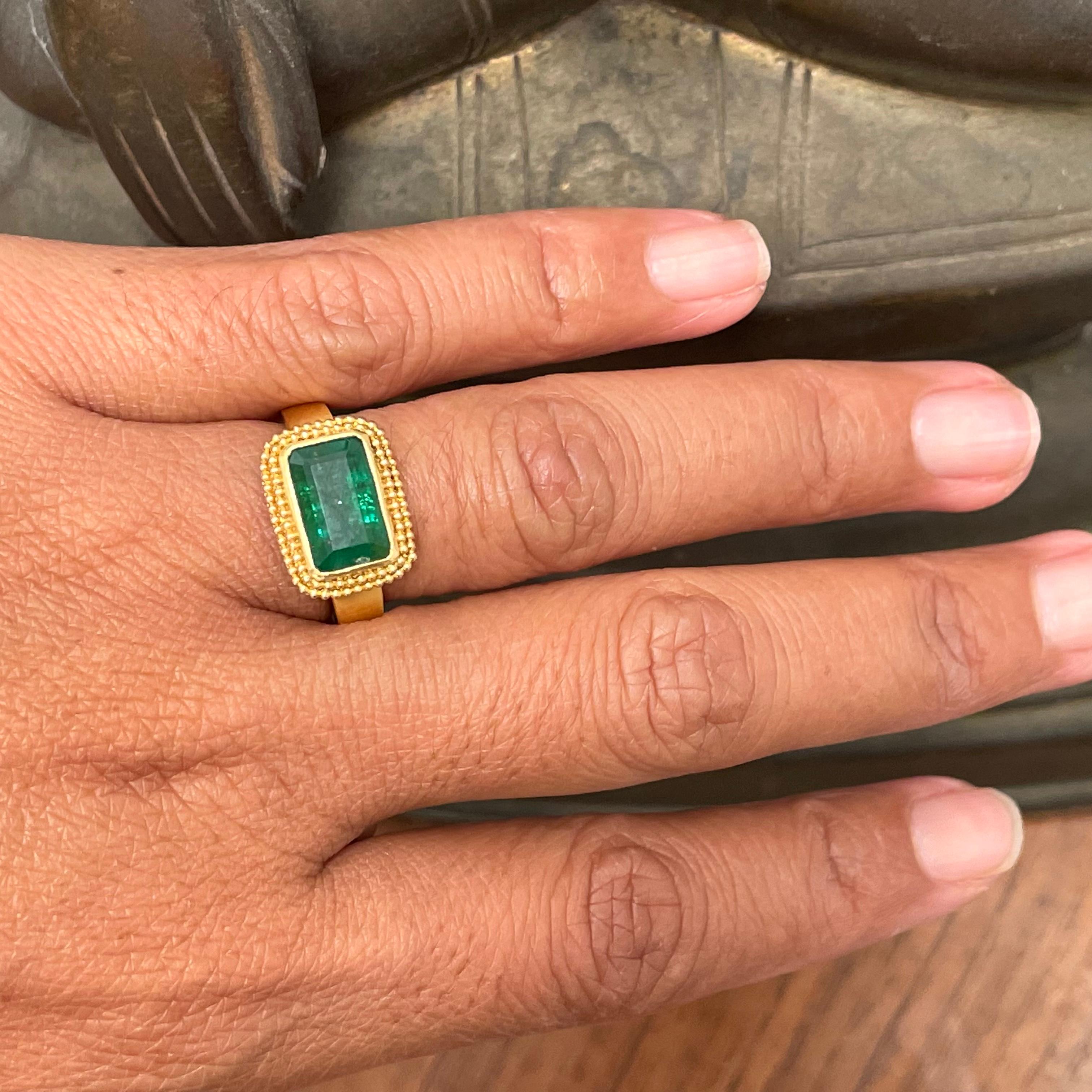 Contemporary Steven Battelle 2.8 Carat Zambian Emerald 22K Gold Ring  For Sale