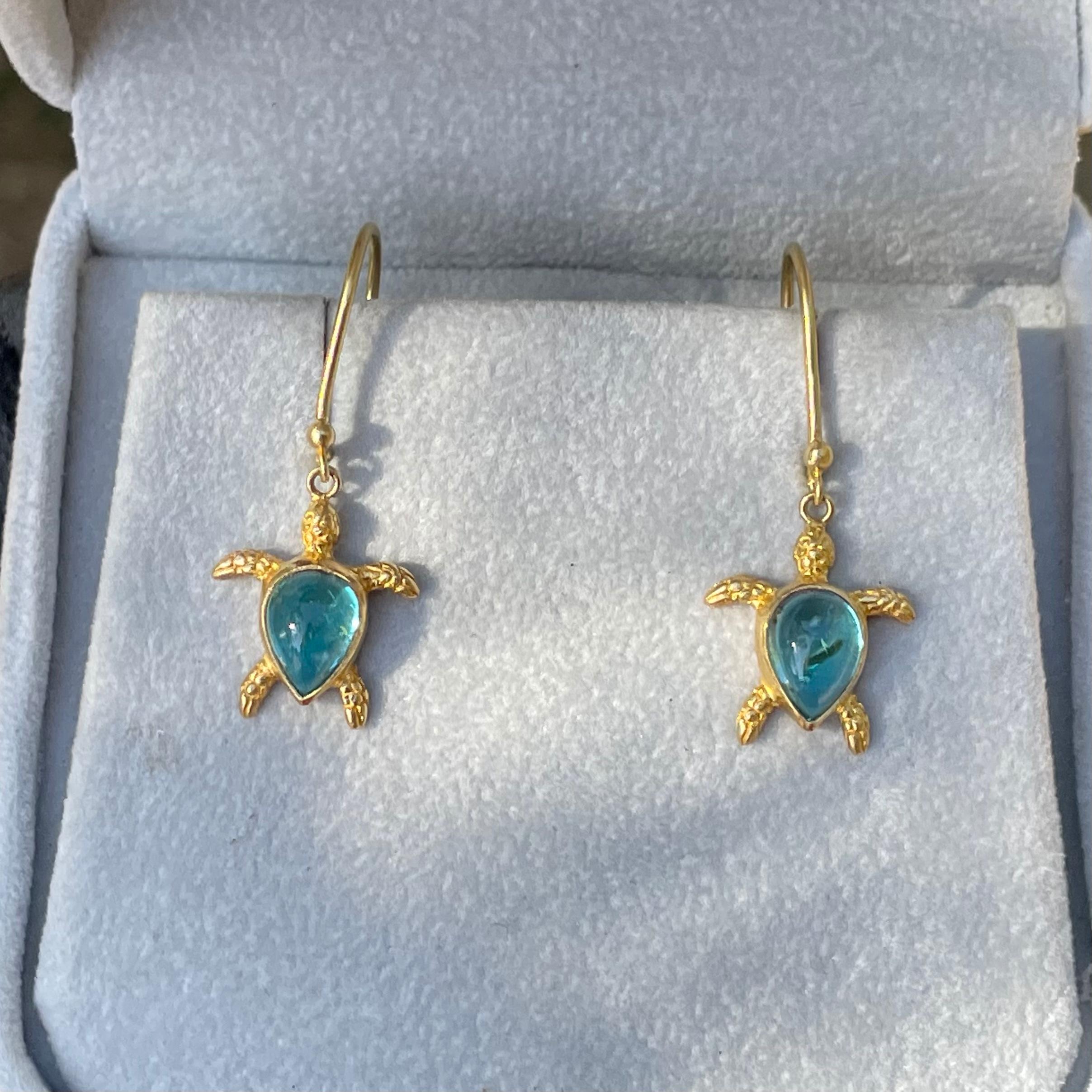 Steven Battelle 2.8 Carats Apatite Sea Turtle 18K Gold Drop Earrings For Sale 2