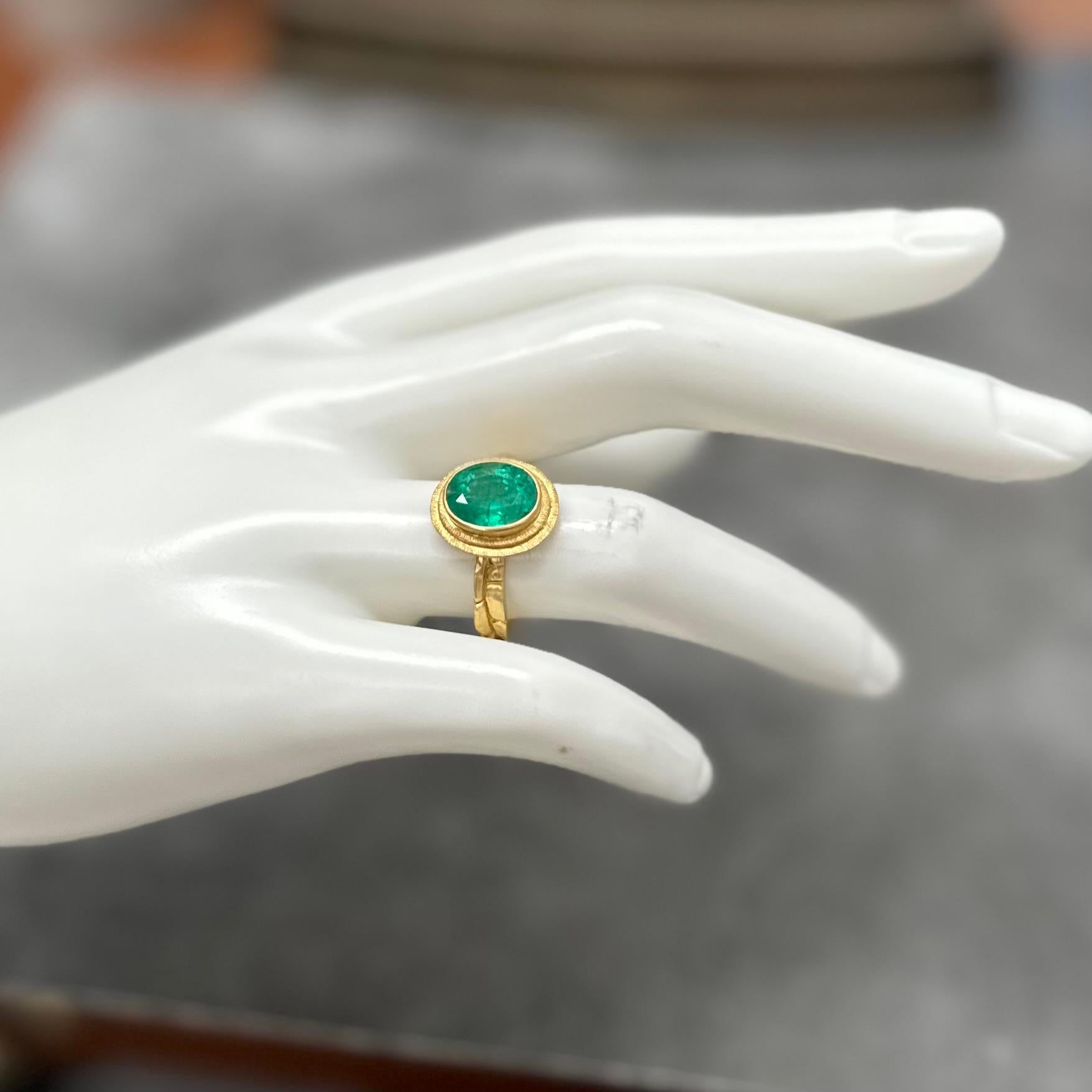 Steven Battelle 2.8 Carats Columbian Emerald 18K Gold Ring For Sale 7