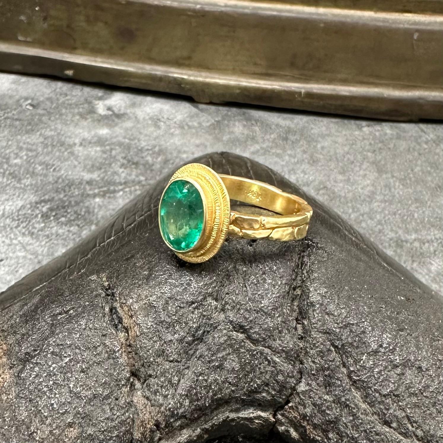 Steven Battelle 2.8 Carats Columbian Emerald 18K Gold Ring For Sale 8