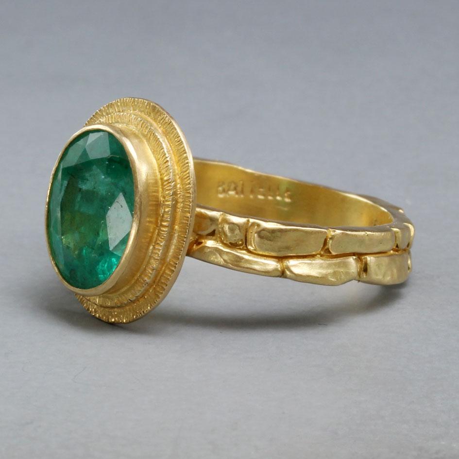 Emerald Cut Steven Battelle 2.8 Carats Columbian Emerald 18K Gold Ring For Sale