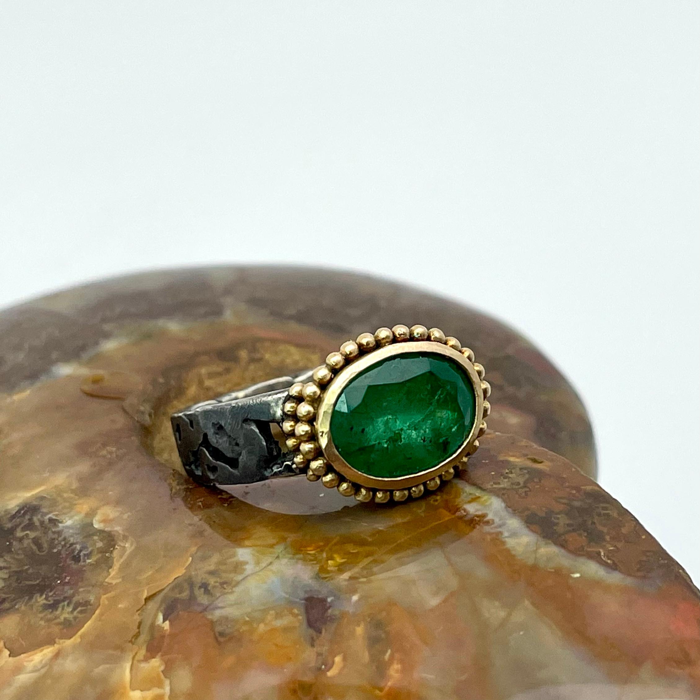 Women's or Men's Steven Battelle 2.8 Carats Emerald Oxidized Silver 18K Gold Ring For Sale