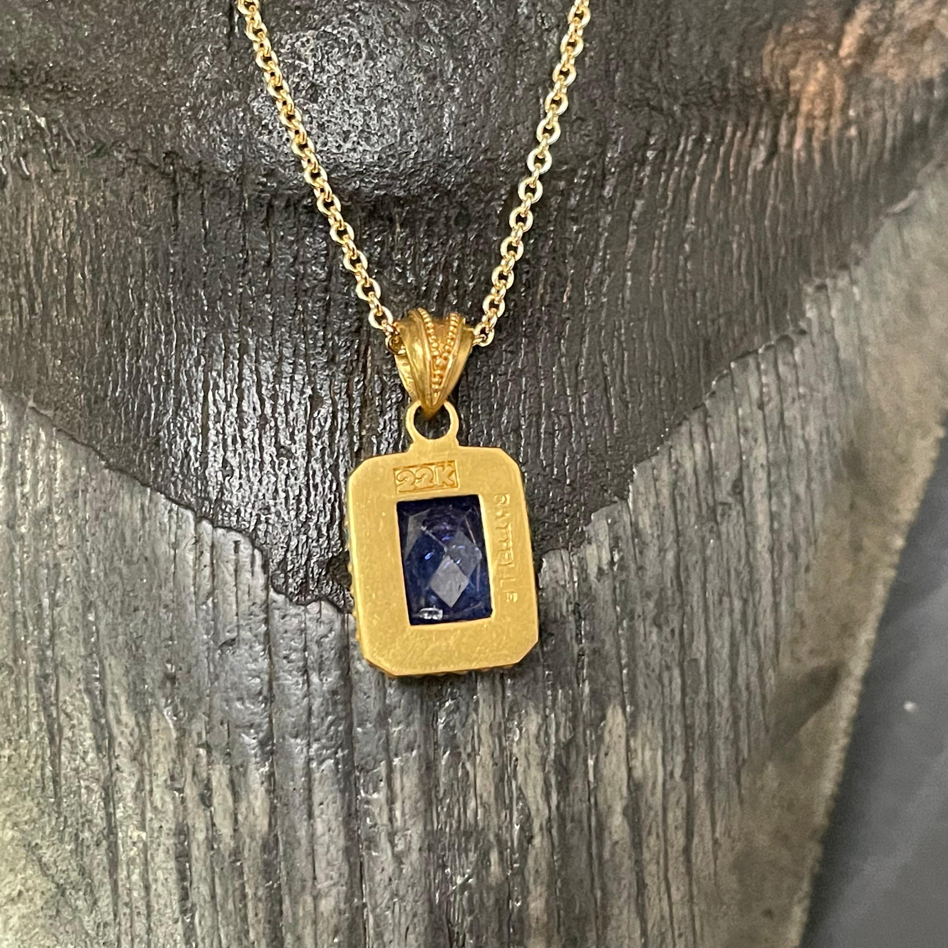 Contemporary Steven Battelle 2.9 Carats Rose Cut Tanzanite 22K Gold Pendant 18 Inch 18K Chain For Sale