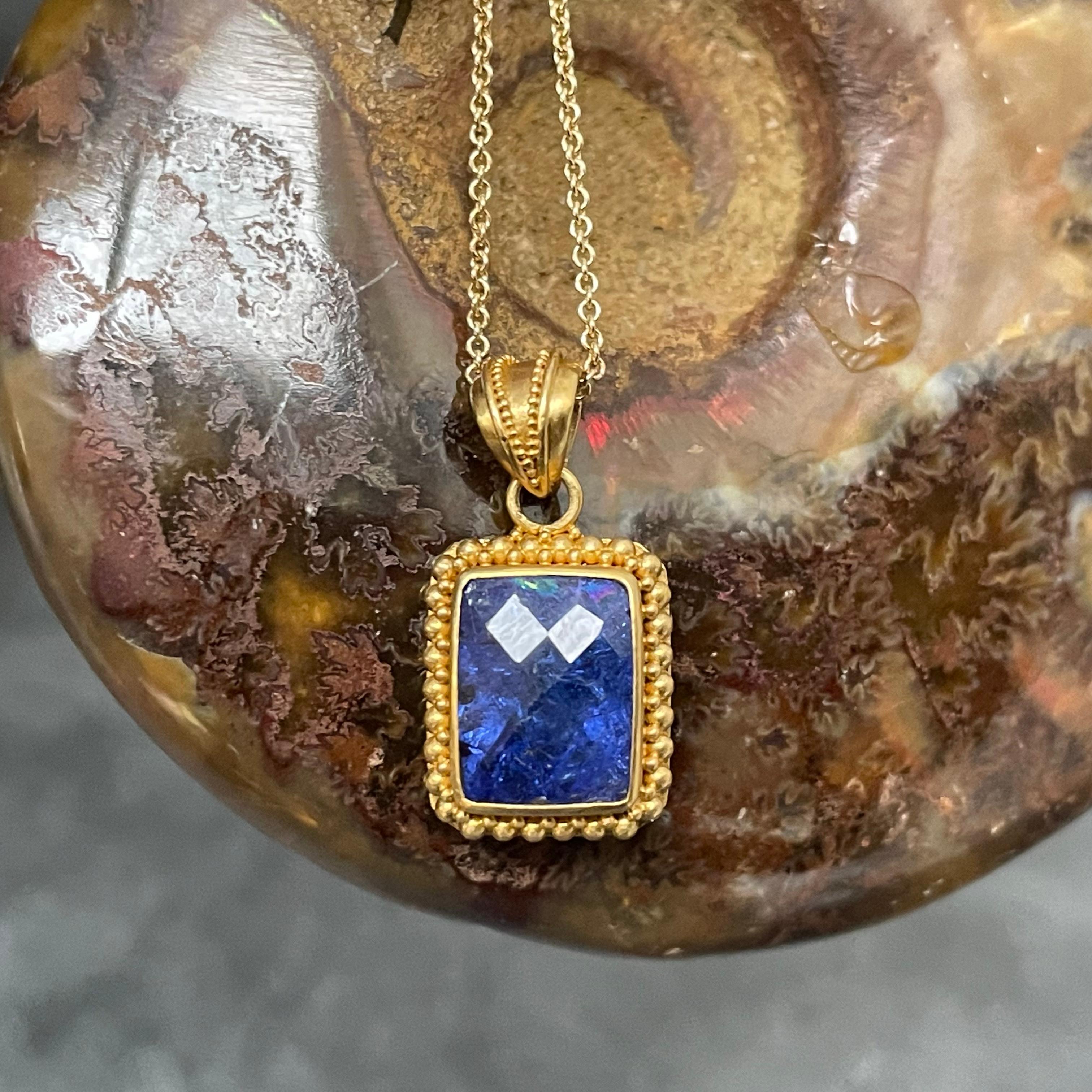 Steven Battelle 2.9 Carats Rose Cut Tanzanite 22K Gold Pendant 18 Inch 18K Chain For Sale 4