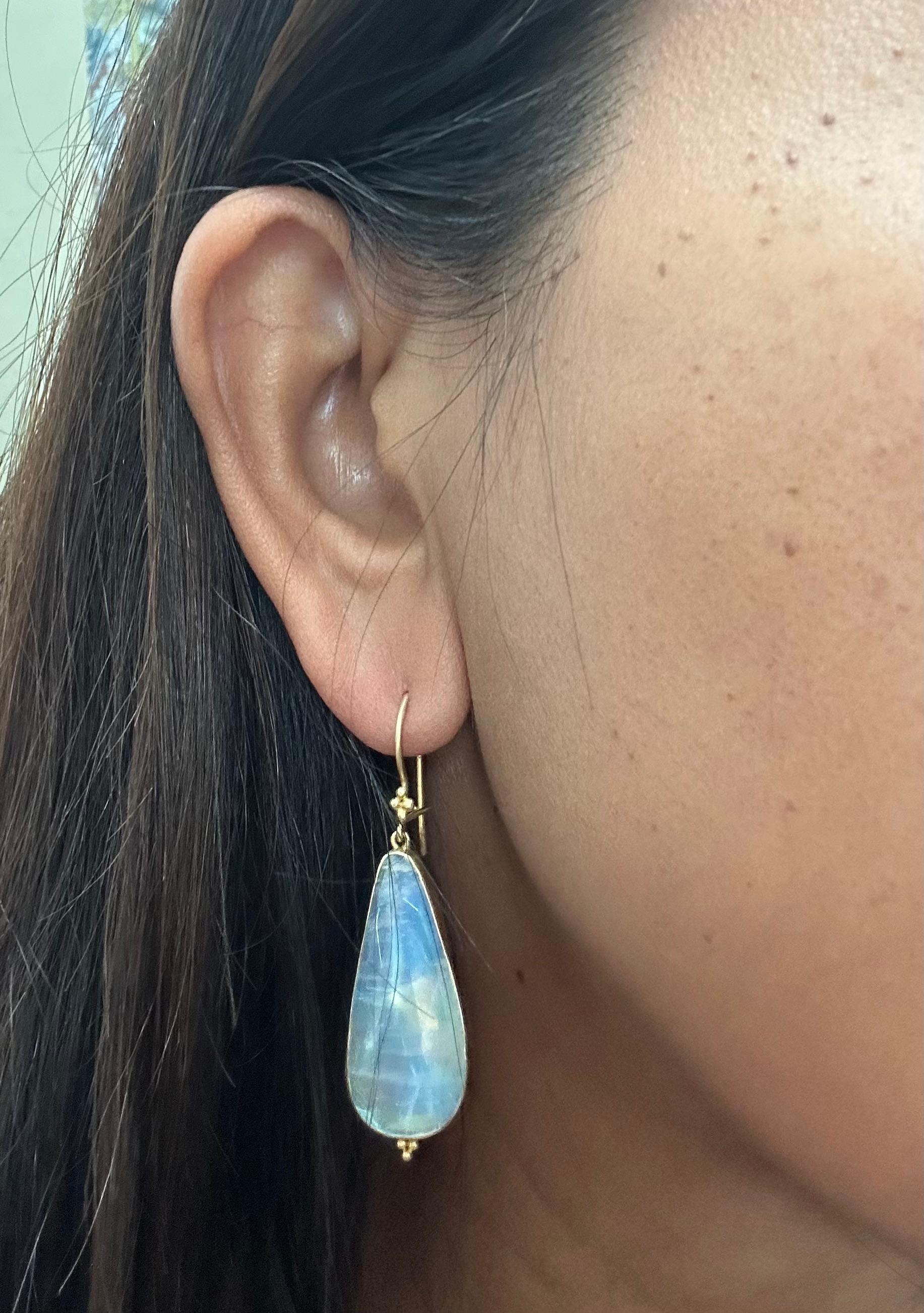 Steven Battelle 29.2 Carats Rainbow Moonstone 18K Gold Drop Earrings In New Condition For Sale In Soquel, CA