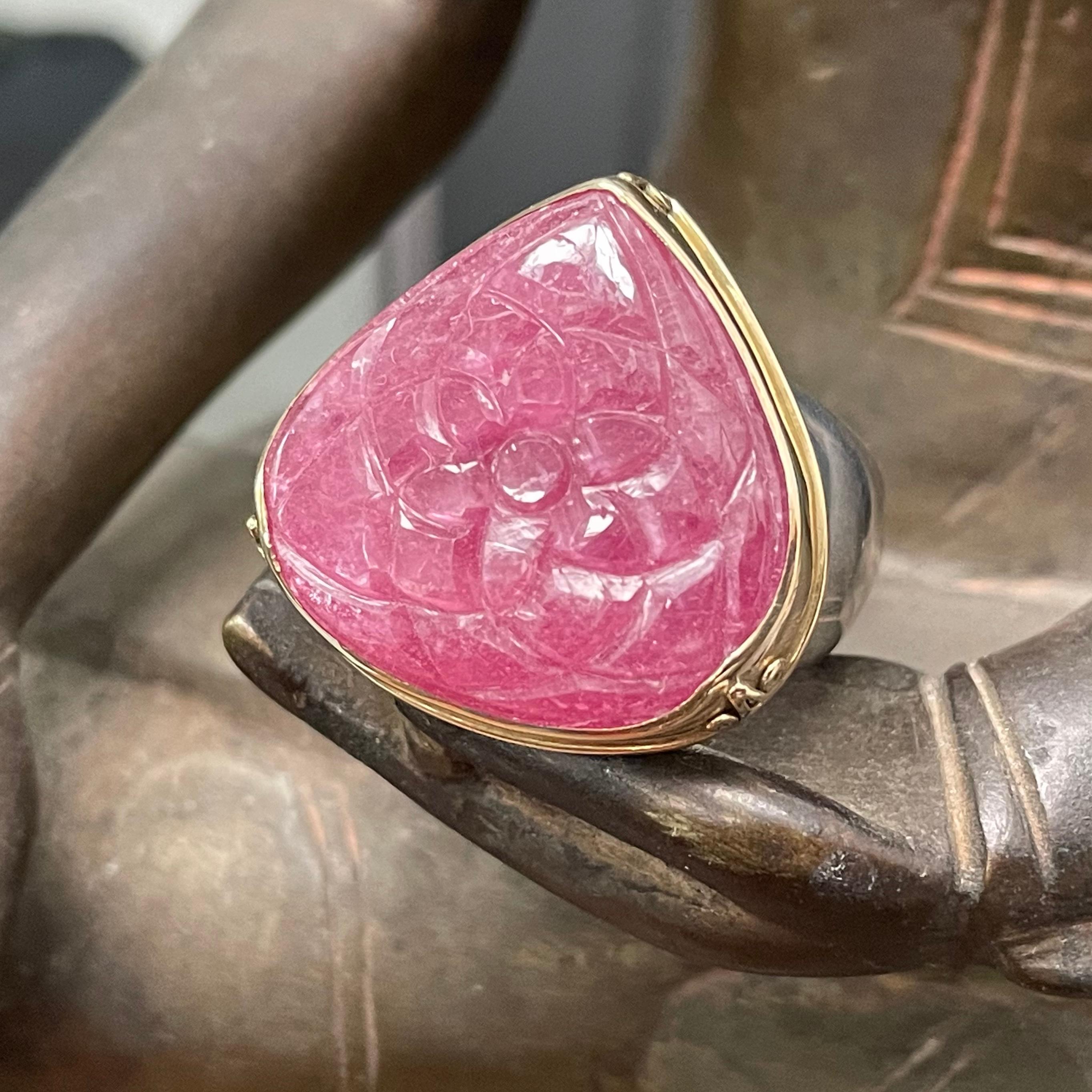 Women's or Men's Steven Battelle 29.3 Carats Carved Ruby Sterling Silver/18K Gold Ring For Sale