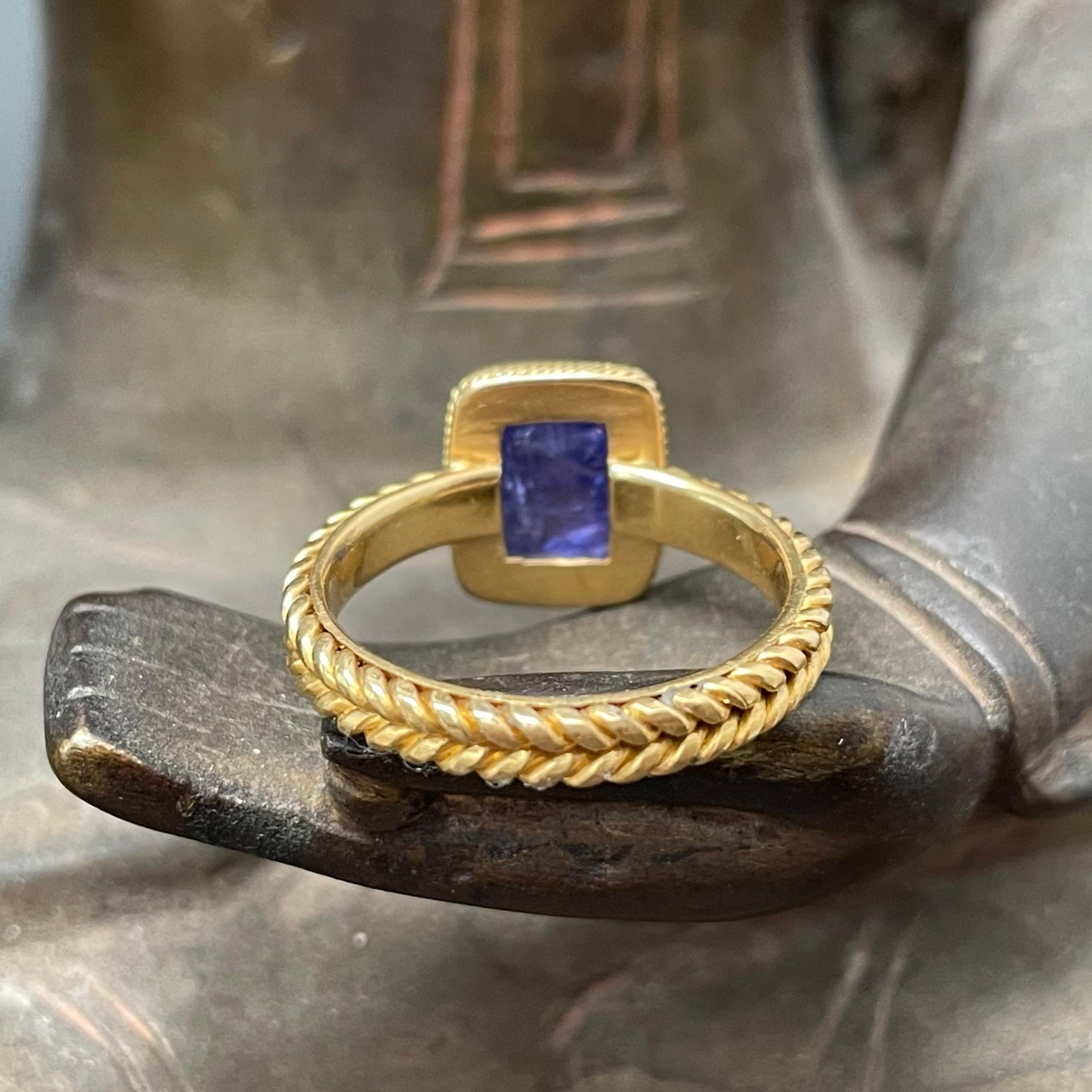 Steven Battelle 3.0 Carats Rose Cut Tanzanite 18K Gold Ring In New Condition For Sale In Soquel, CA
