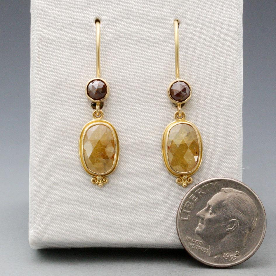 Contemporain Boucles d'oreilles en fil d'or 18K avec diamants jaunes et bruns de 3,0 carats en vente