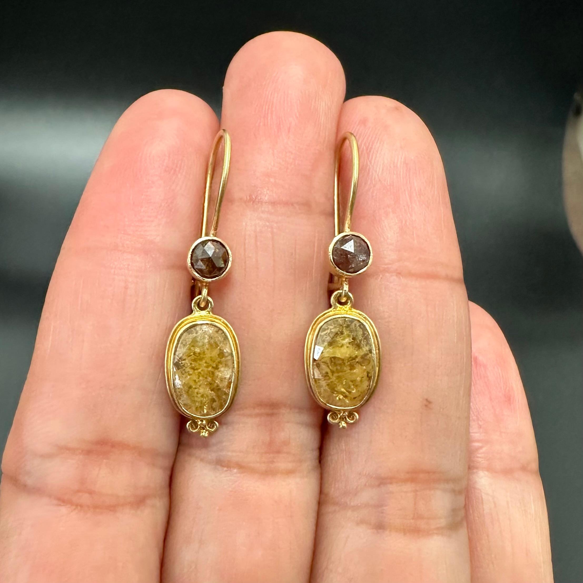 Boucles d'oreilles en fil d'or 18K avec diamants jaunes et bruns de 3,0 carats en vente 1