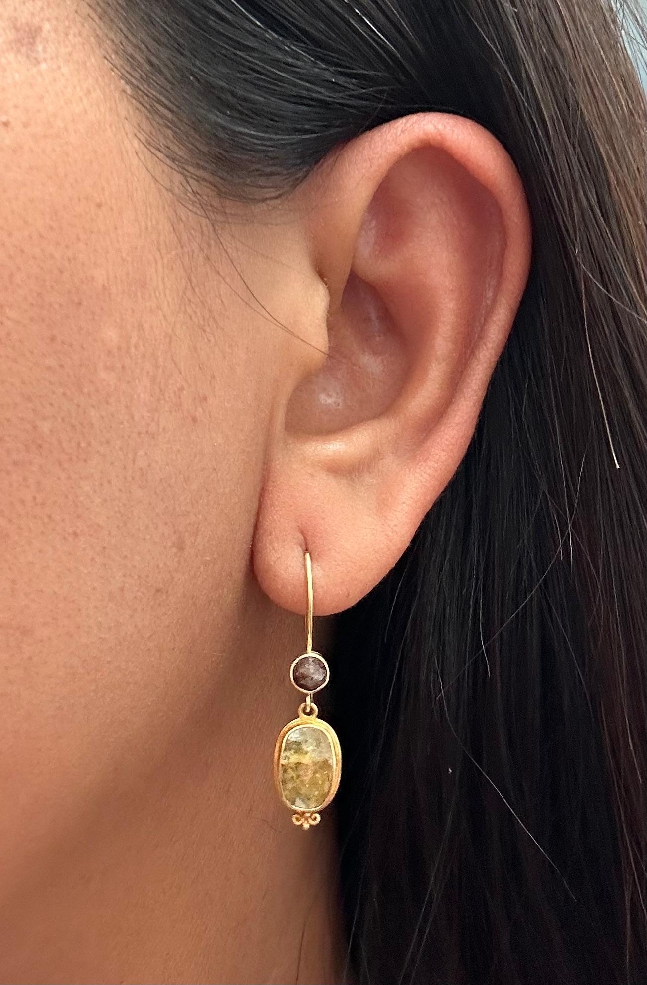 Boucles d'oreilles en fil d'or 18K avec diamants jaunes et bruns de 3,0 carats en vente 2