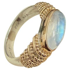 Steven Battelle 3.1 Carats Rainbow Moonstone 22K Gold/Sterling Silver Ring