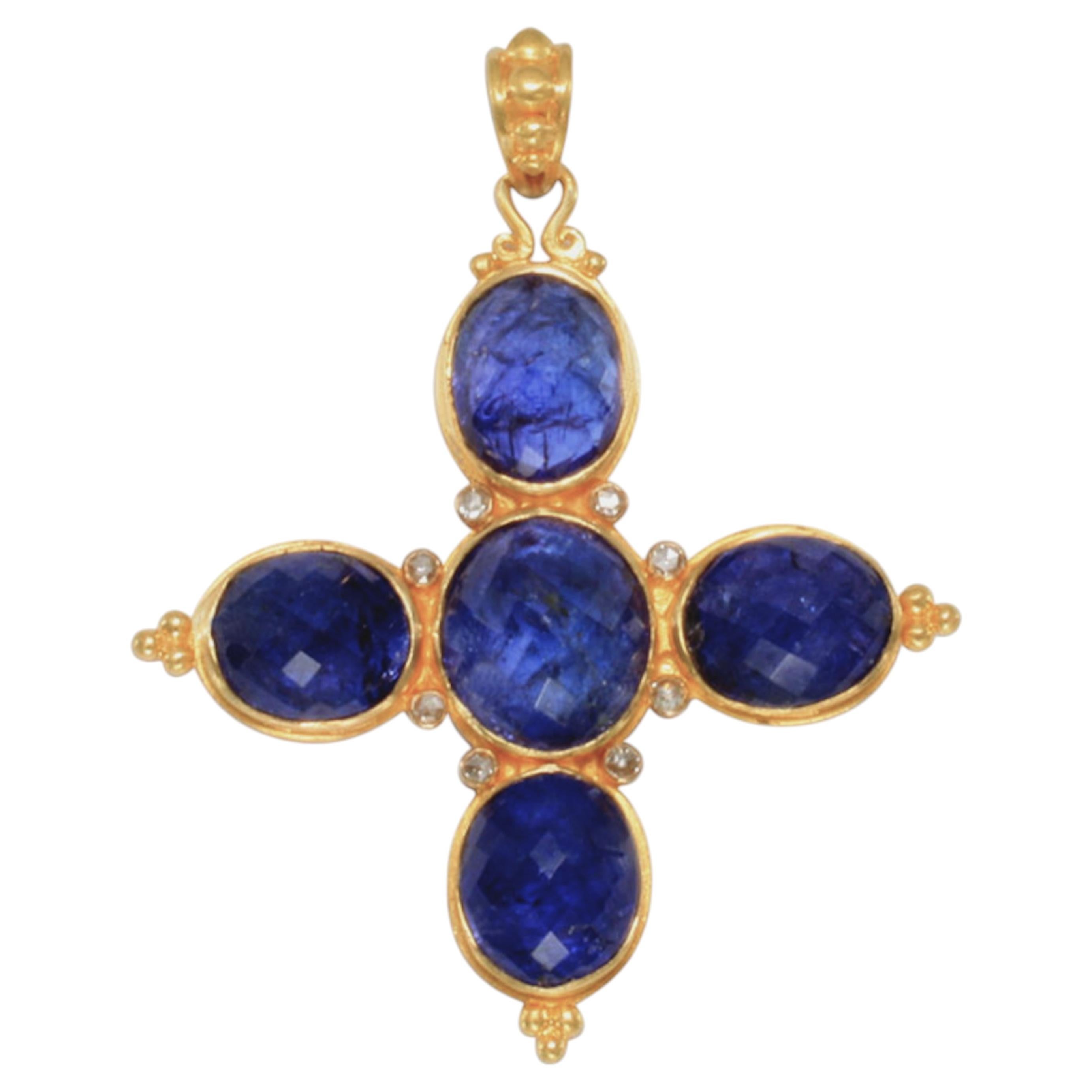 Steven Battelle 31,1 carati di tanzanite con diamanti in oro 22K Ciondolo a croce