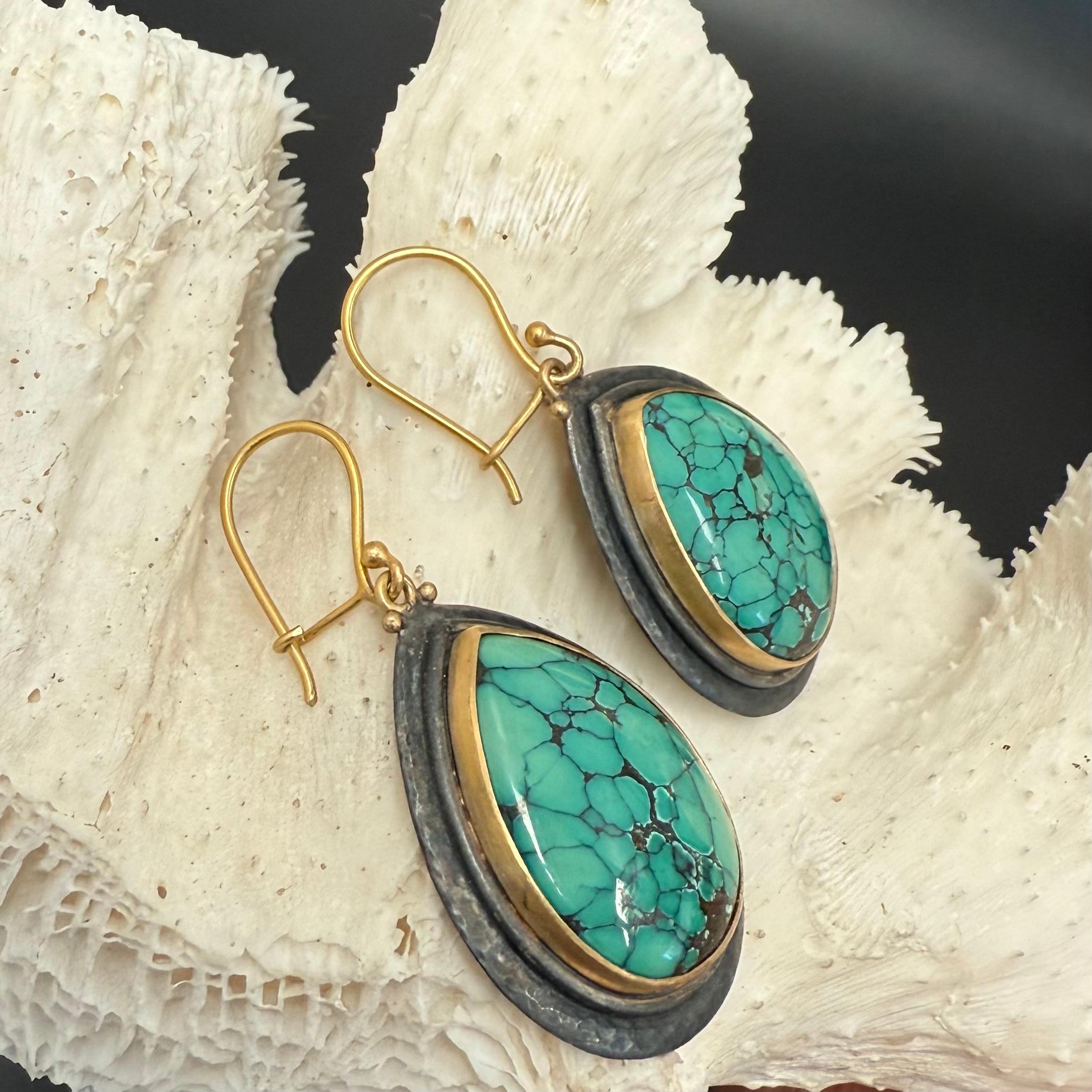 Steven Battelle 31.8 Carats Large Turquoise Sterling 18K Gold Wire Earrings For Sale 2