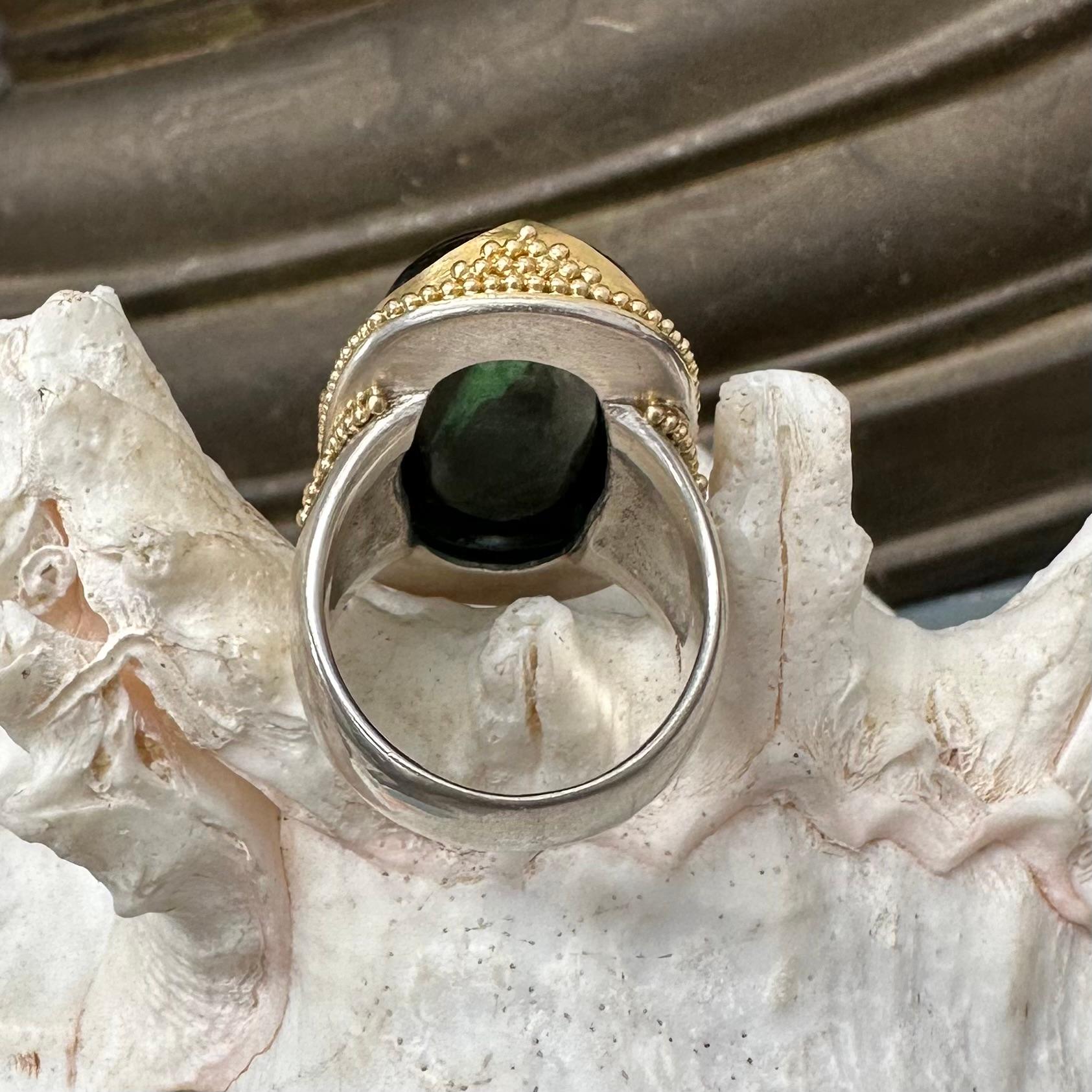 Steven Battelle Bague en or 18 carats avec tourmaline verte cabochon de 32,7 carats en vente 2