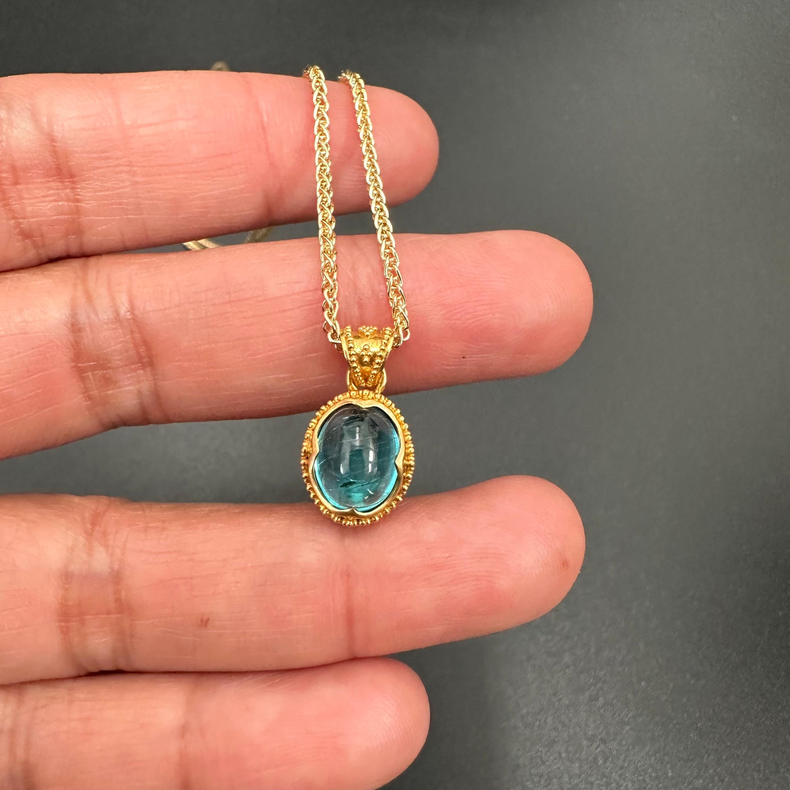 Ciondolo con apatite cabochon in oro 22K di Steven Battelle da 3,3 carati in vendita 2