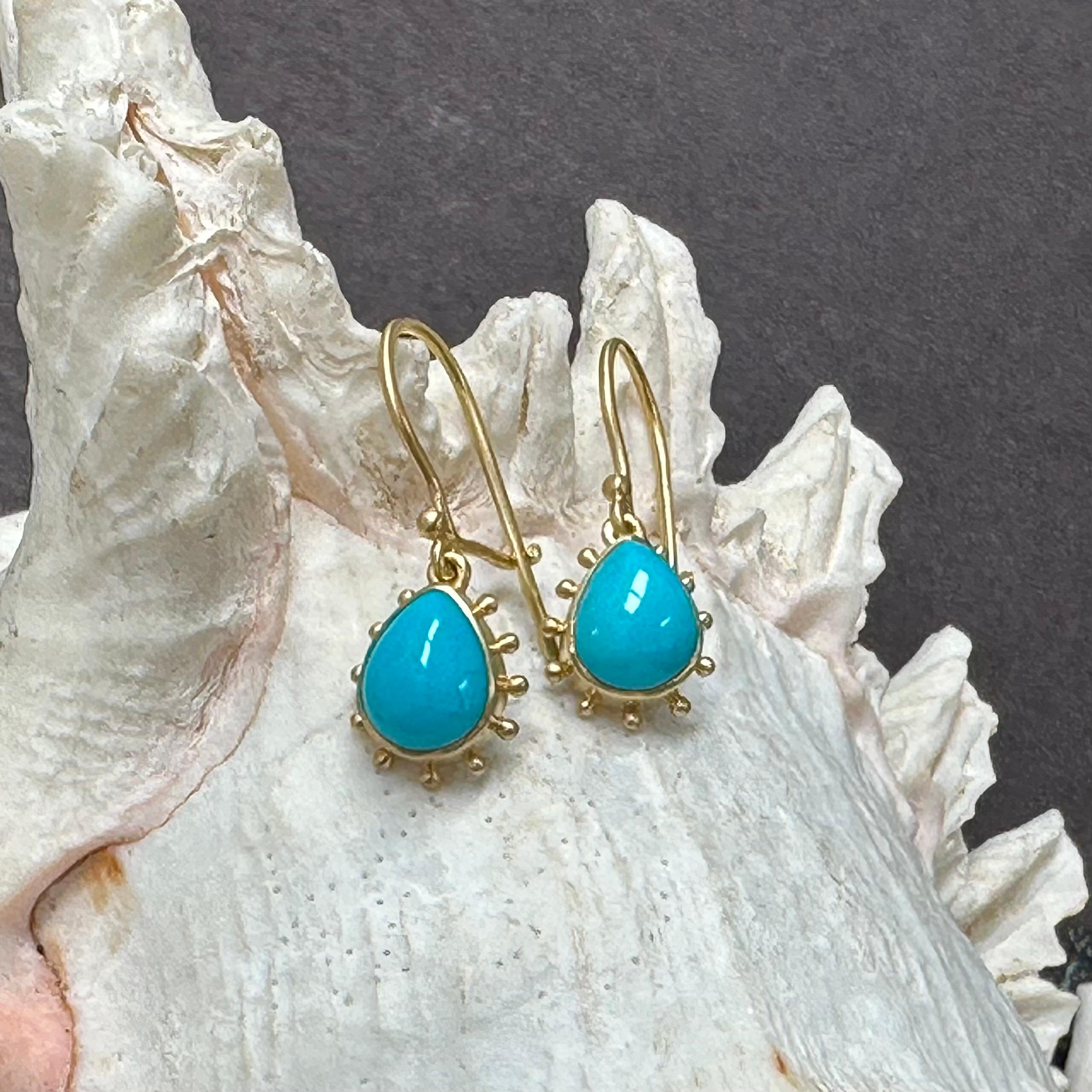 3.3 Carats Sleeping Beauty Turquoise 18k Gold Wire Earrings For Sale 1