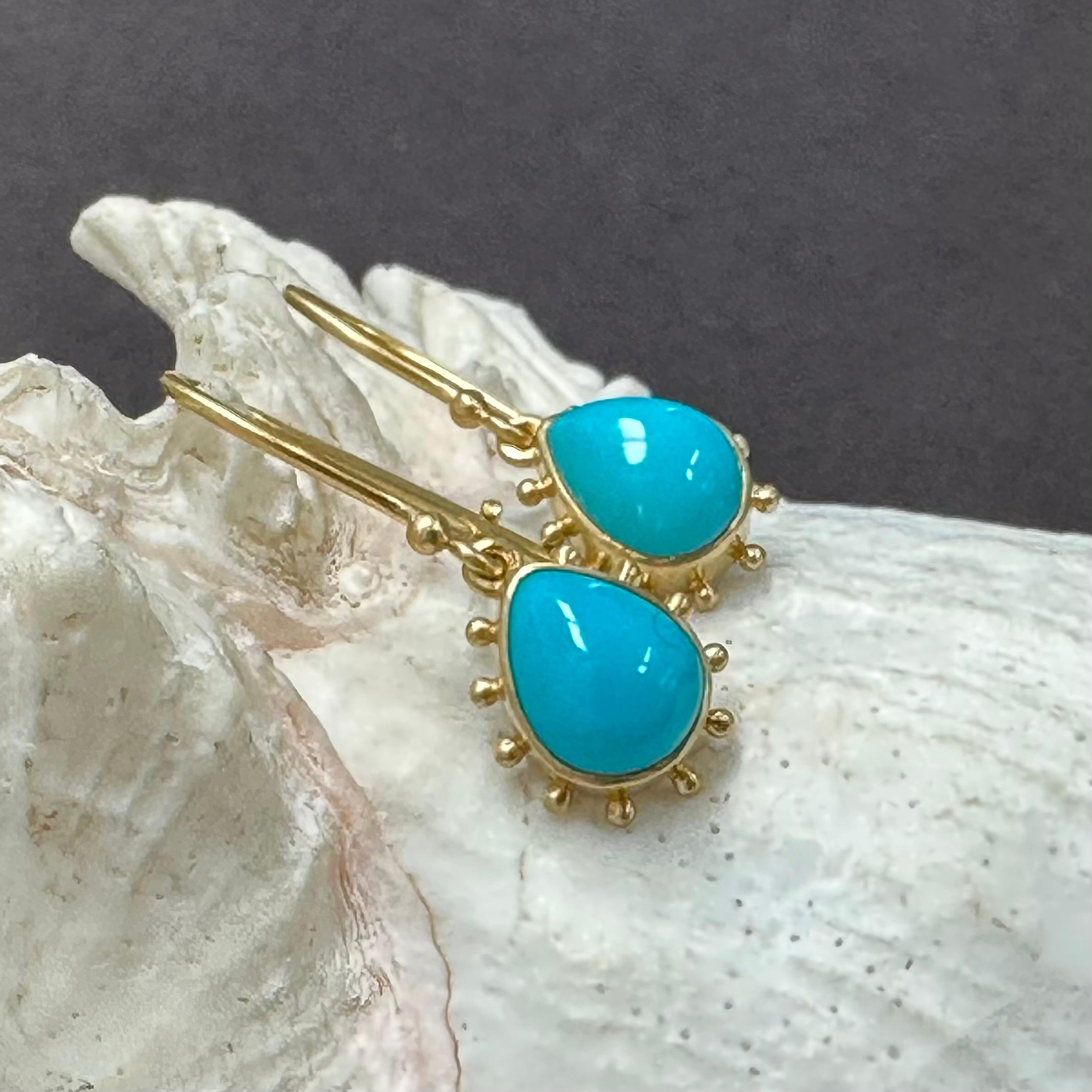 3.3 Carats Sleeping Beauty Turquoise 18k Gold Wire Earrings For Sale 2