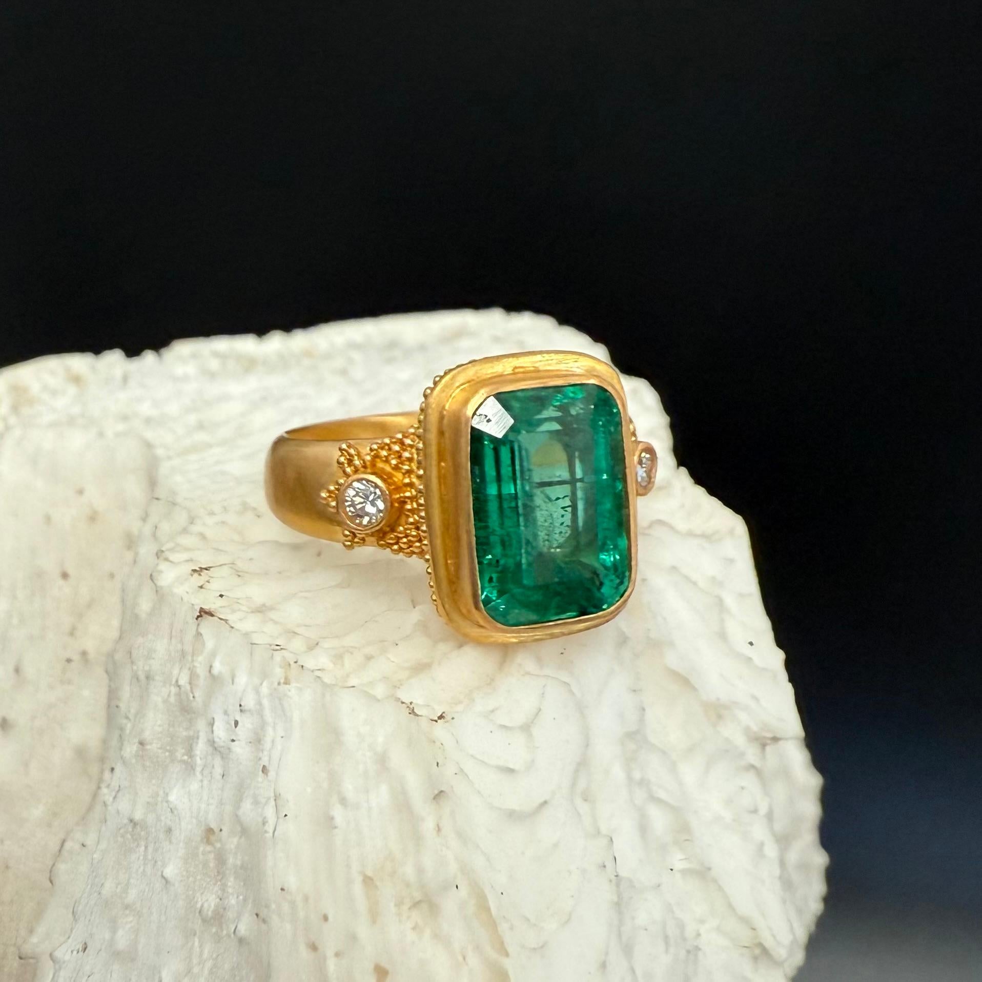 Steven Battelle 22 Karat Goldring mit 3,6 Karat Smaragd und Diamanten im Angebot 8