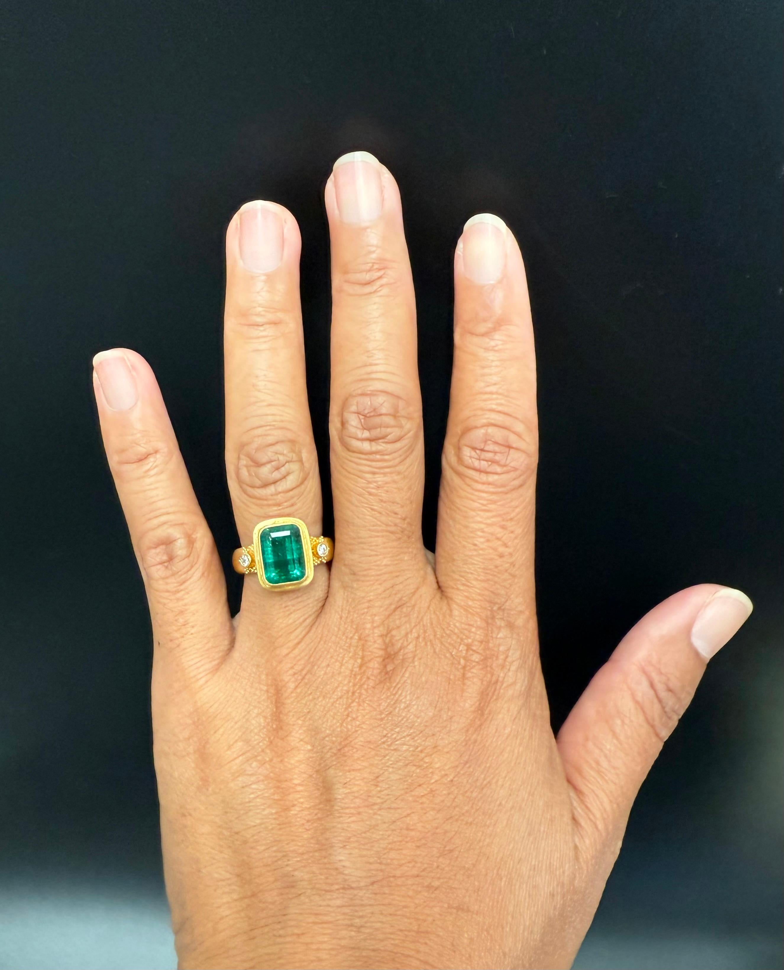 Steven Battelle 22 Karat Goldring mit 3,6 Karat Smaragd und Diamanten im Angebot 11