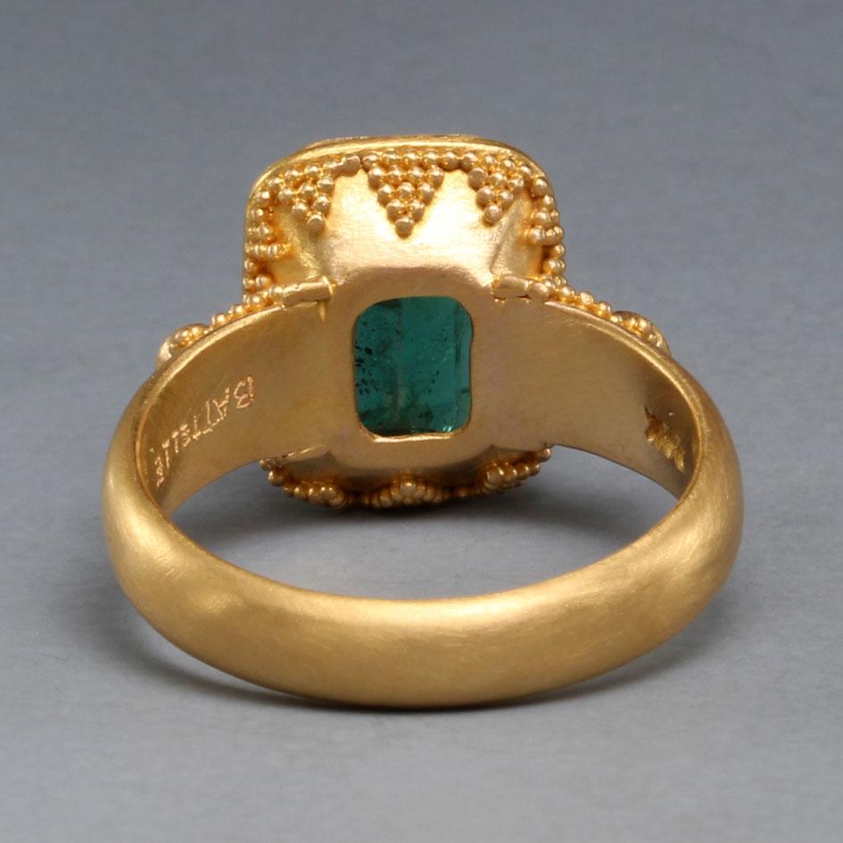 Steven Battelle 22 Karat Goldring mit 3,6 Karat Smaragd und Diamanten (Zeitgenössisch) im Angebot