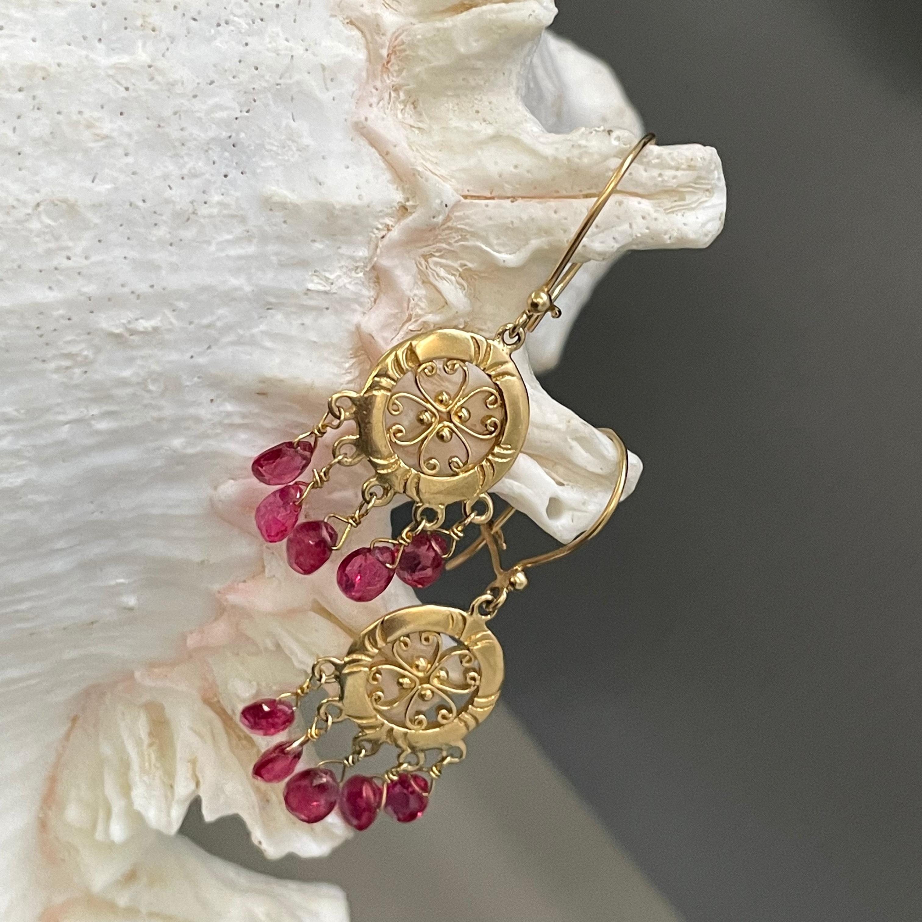 Contemporary Steven Battelle 3.6 Carats Spinel 18K Gold Wire Earrings For Sale