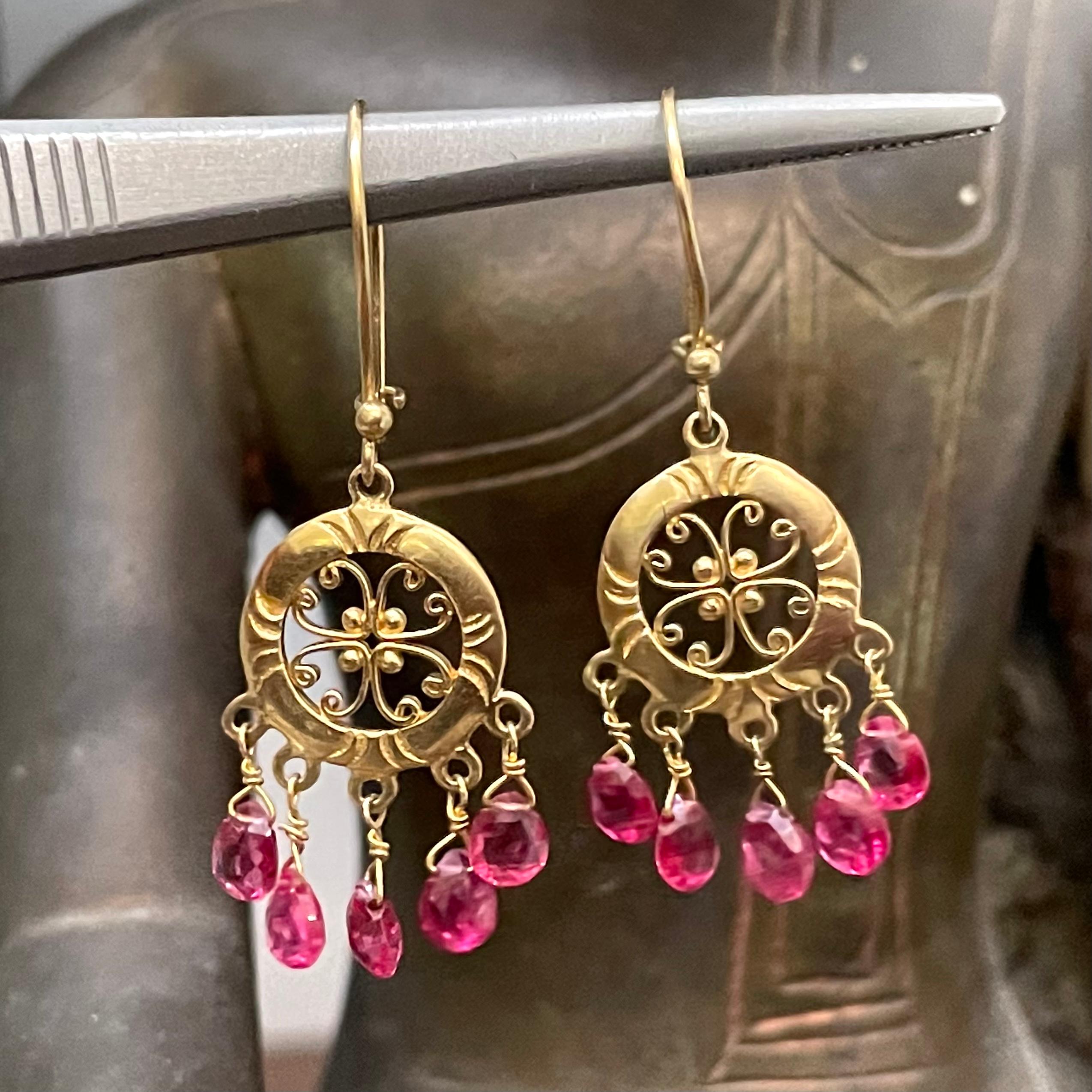 Steven Battelle 3.6 Carats Spinel 18K Gold Wire Earrings In New Condition For Sale In Soquel, CA
