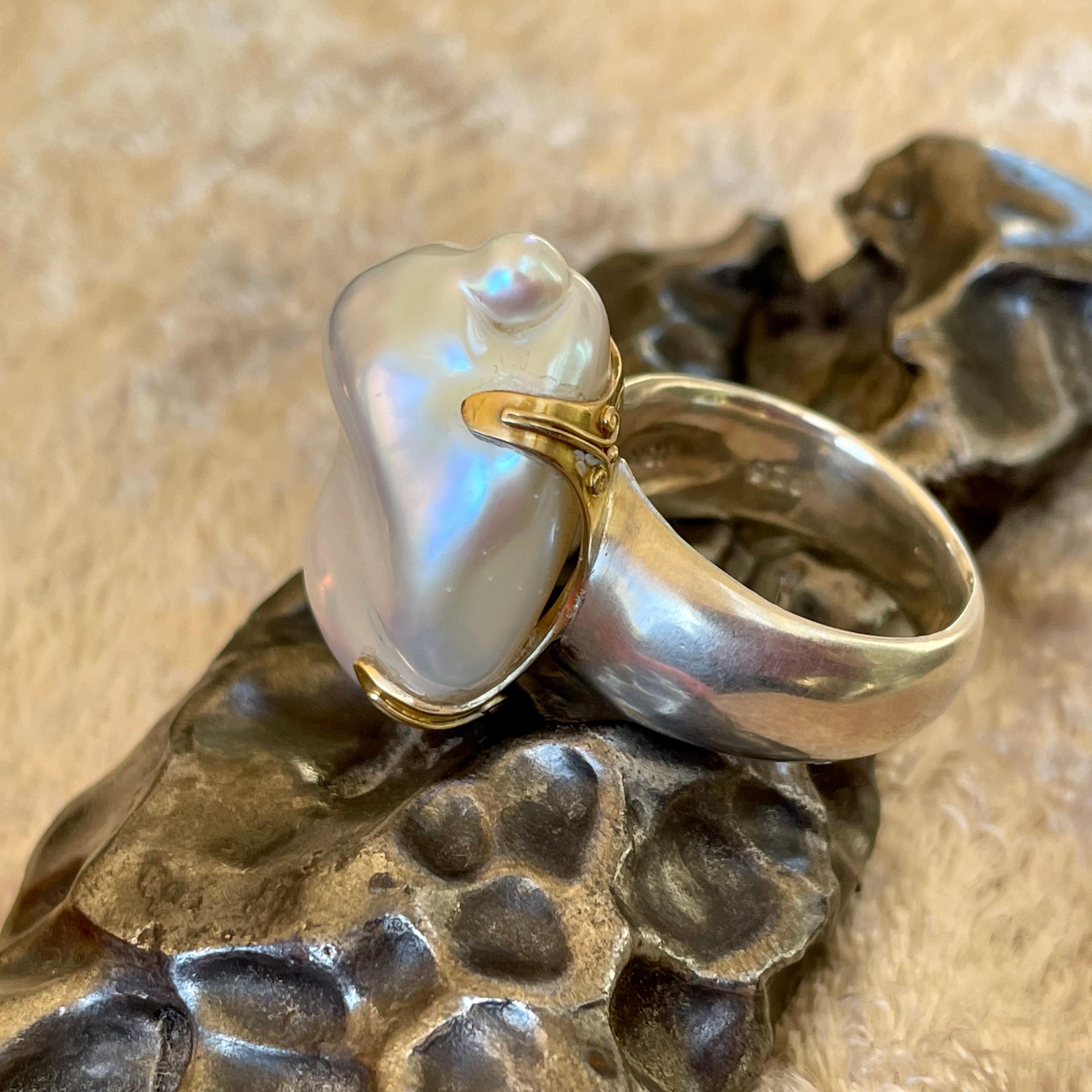 Women's or Men's Steven Battelle 37 Carat Pearl Gold Bezel Silver Shank Ring For Sale