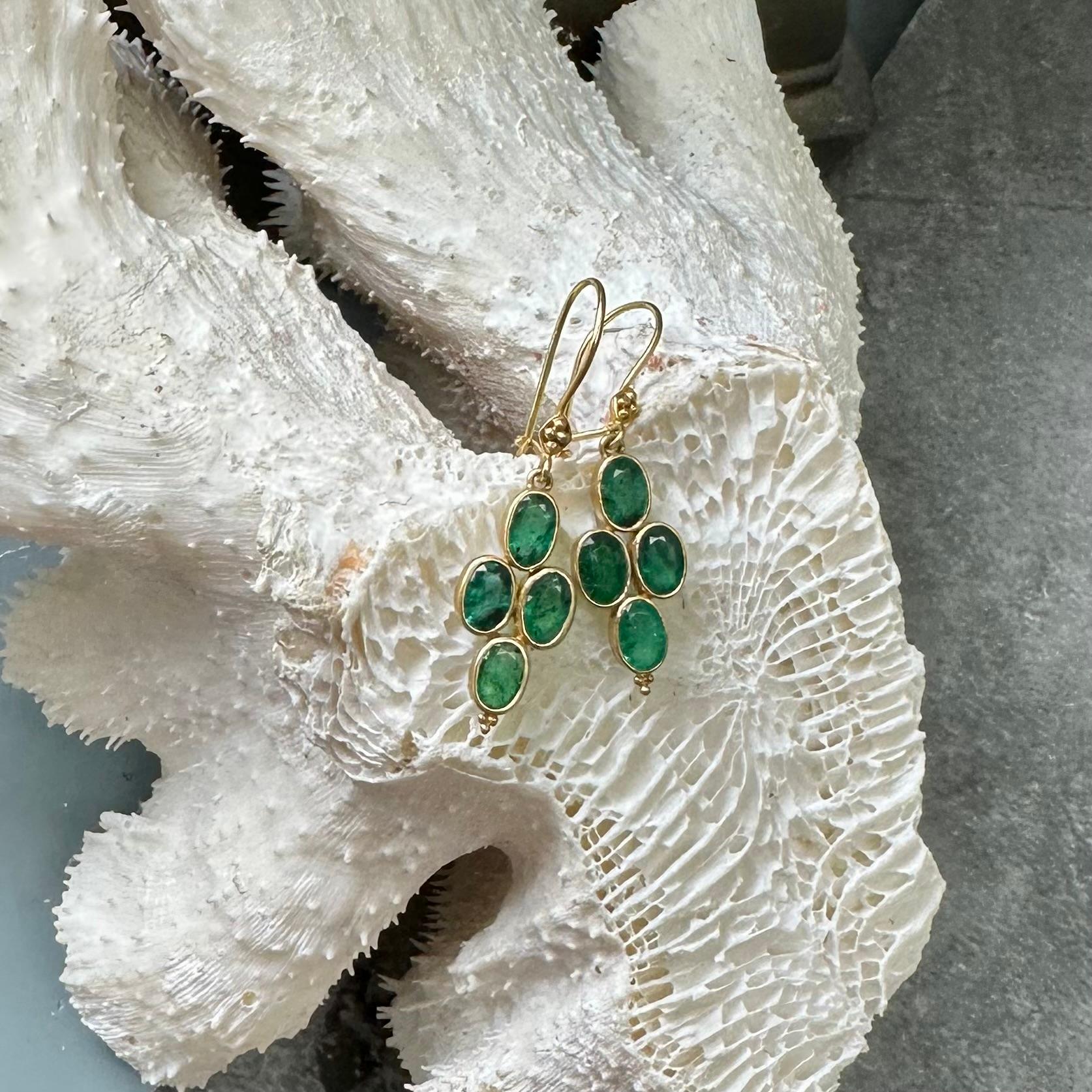 Steven Battelle 3.7 Carats Emeralds 18K Gold Wire Earrings  In New Condition For Sale In Soquel, CA