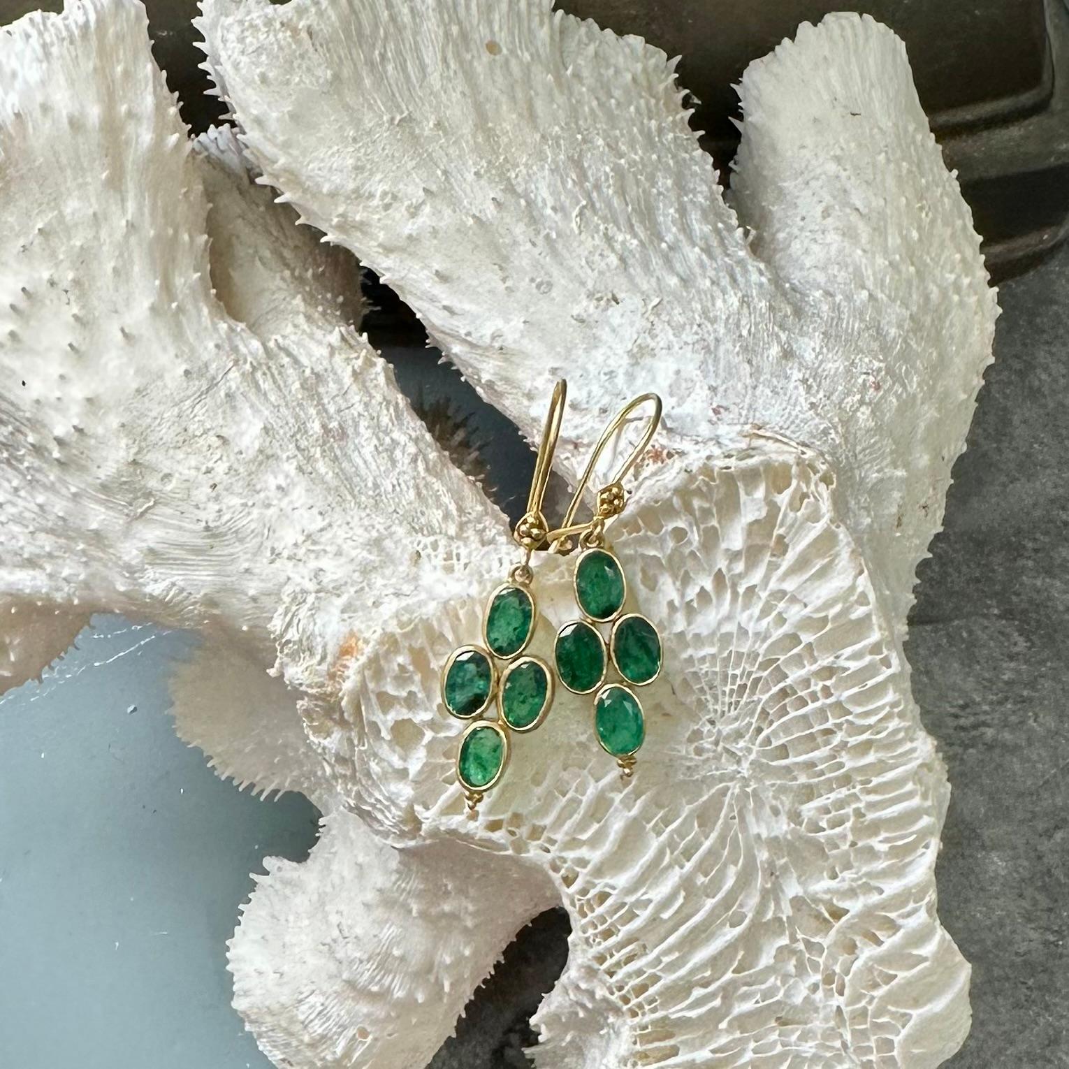 Steven Battelle 3.7 Carats Emeralds 18K Gold Wire Earrings  For Sale 1