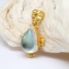 Steven Battelle 3.7 Carats Rainbow Moonstone 18K Gold Pendant