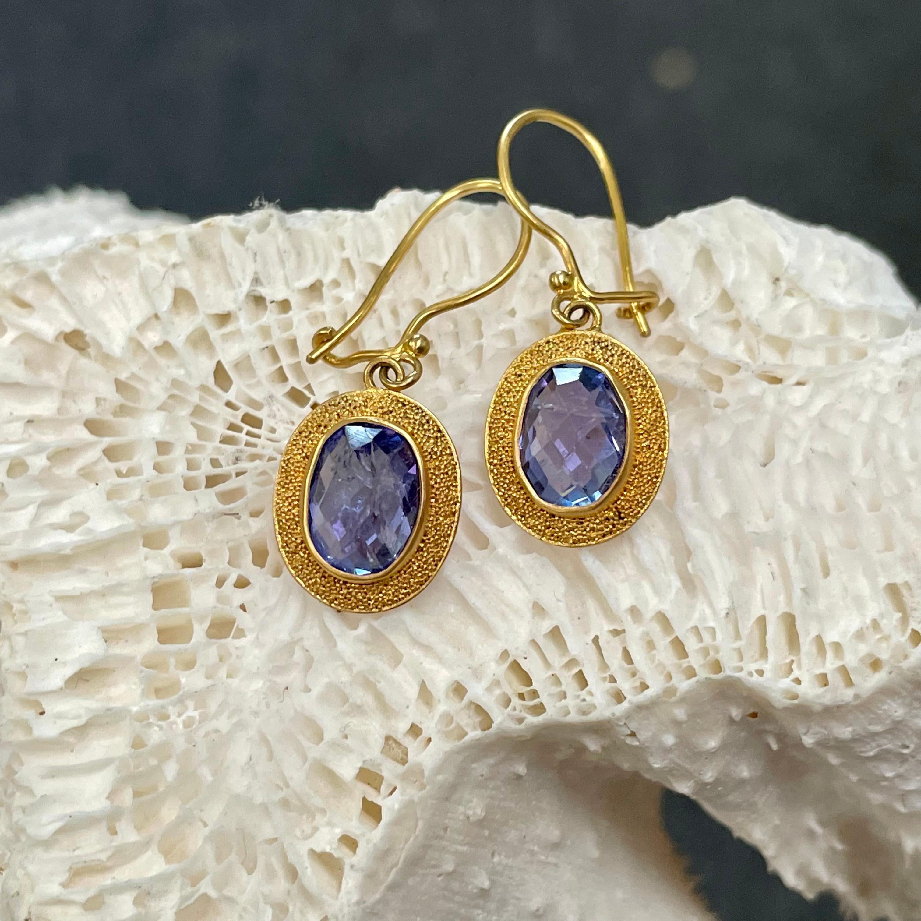 Steven Battelle 3.7 Carats Tanzanite 22K Gold Wire Earrings In New Condition For Sale In Soquel, CA