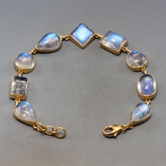 Steven Battelle 18 Karat Goldarmband mit 37.3 Karat Cabochon und Regenbogen-Mondstein