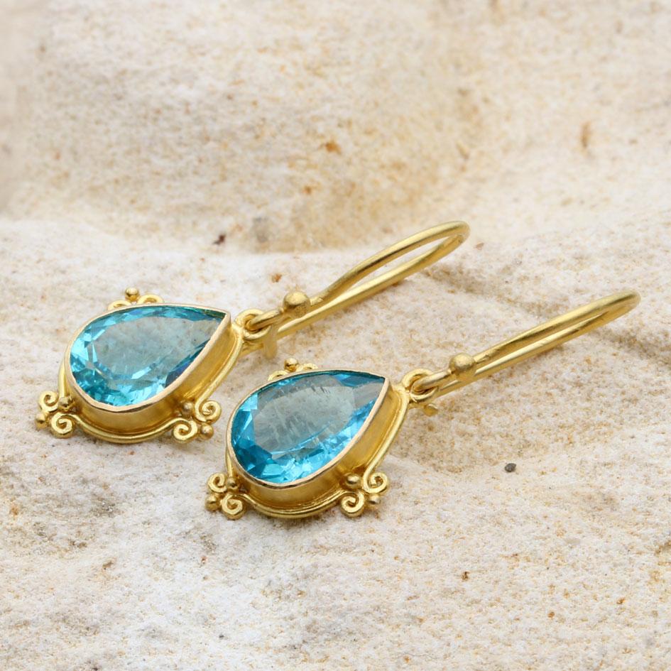 Donna Steven Battelle Orecchini a filo in oro 18 carati con apatite 3,8 carati in vendita