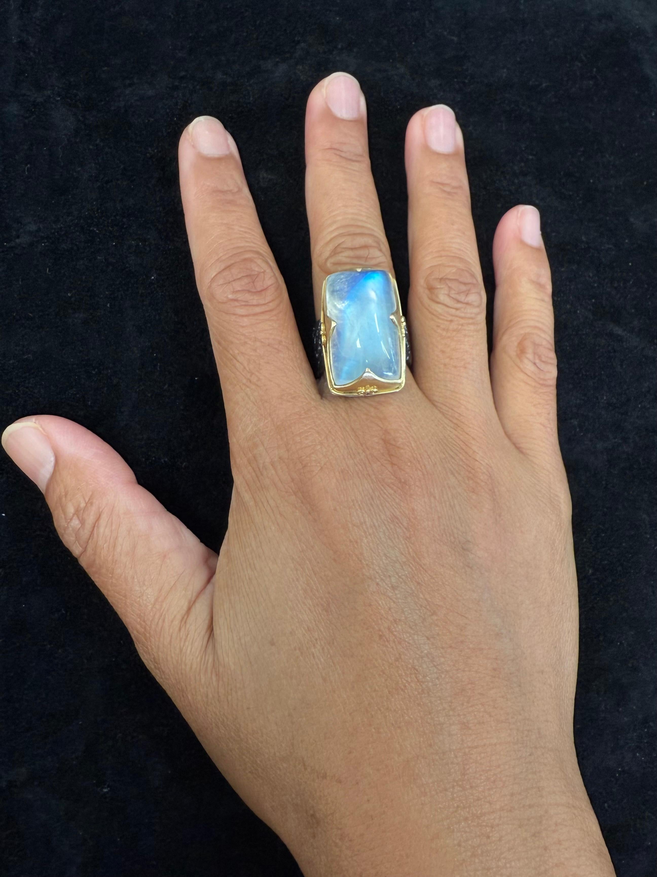 Steven Battelle 38.8 Carats Rainbow Moonstone Cabochon Gold Silver Ring For Sale 1