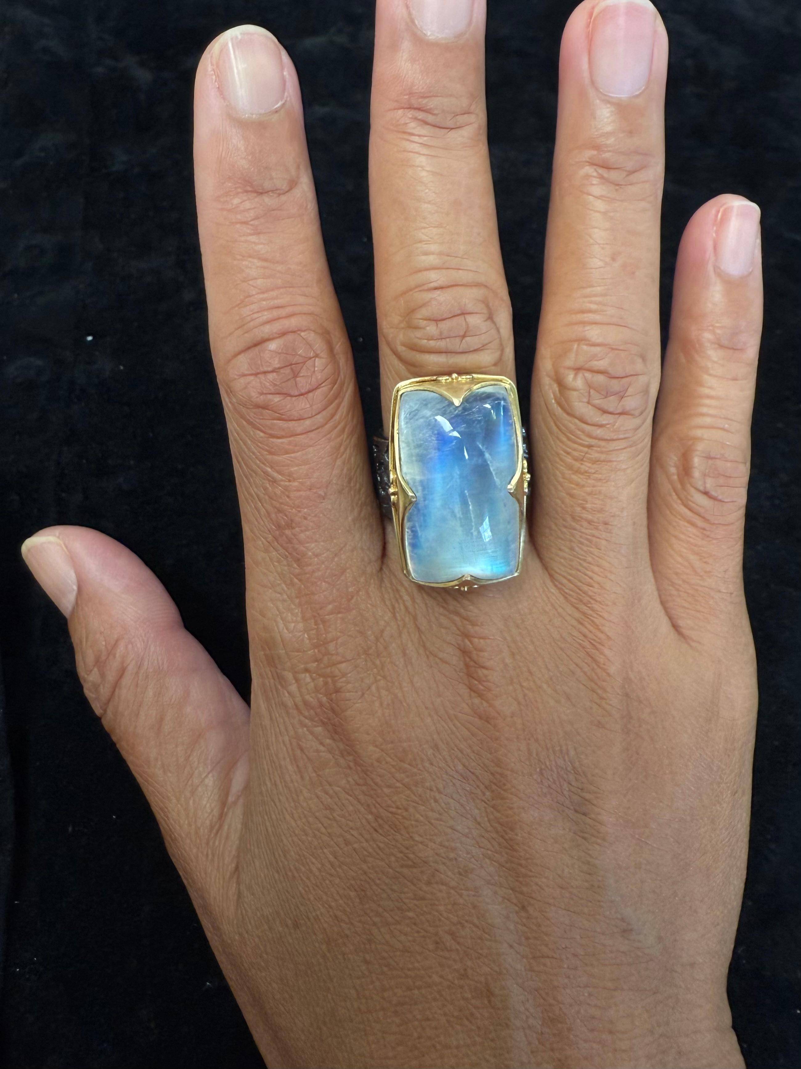 Steven Battelle 38.8 Carats Rainbow Moonstone Cabochon Gold Silver Ring For Sale 3
