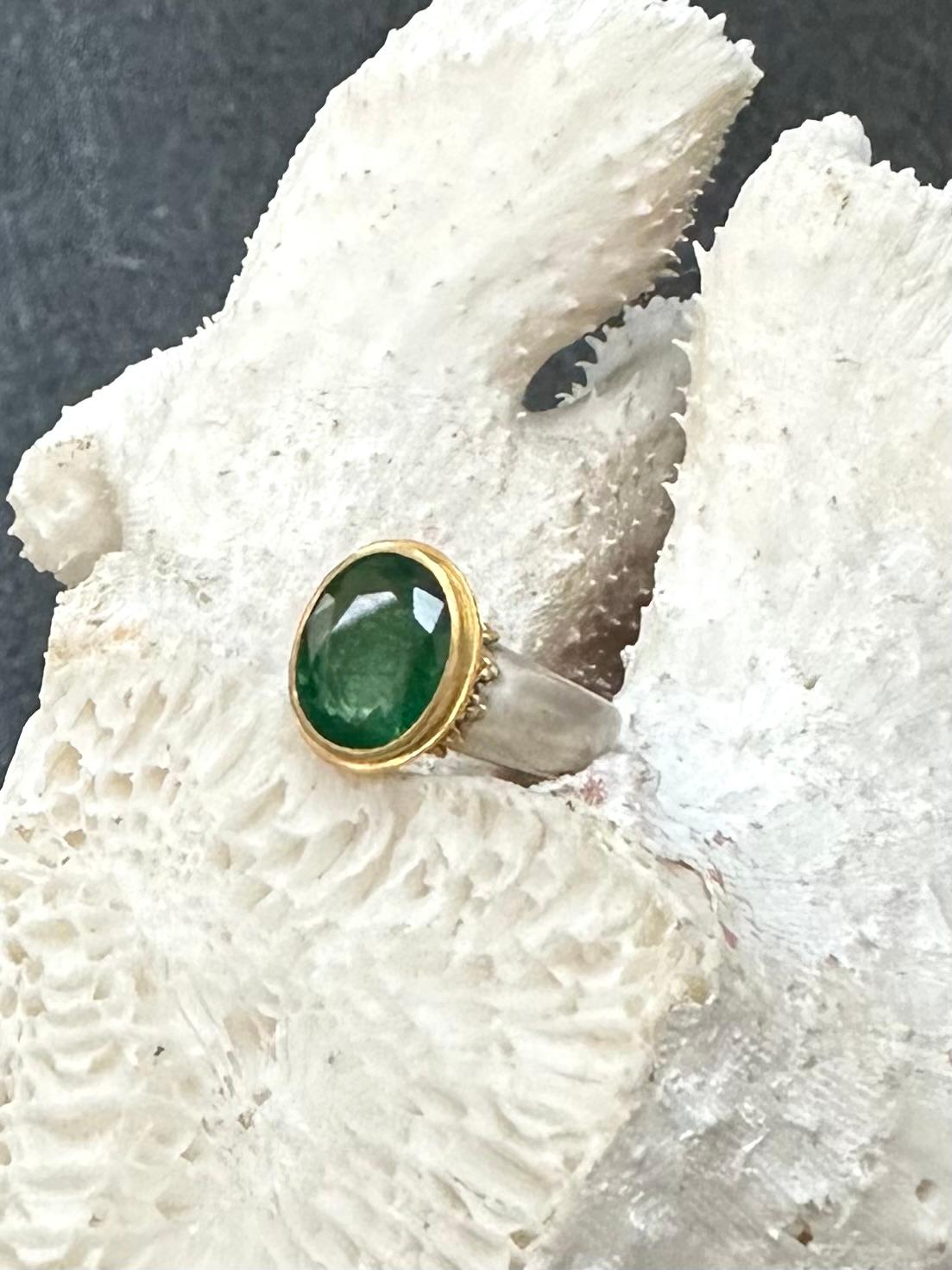 Rose Cut Steven Battelle 3.9 Carats Emerald Silver Granulated 22K Gold Ring For Sale