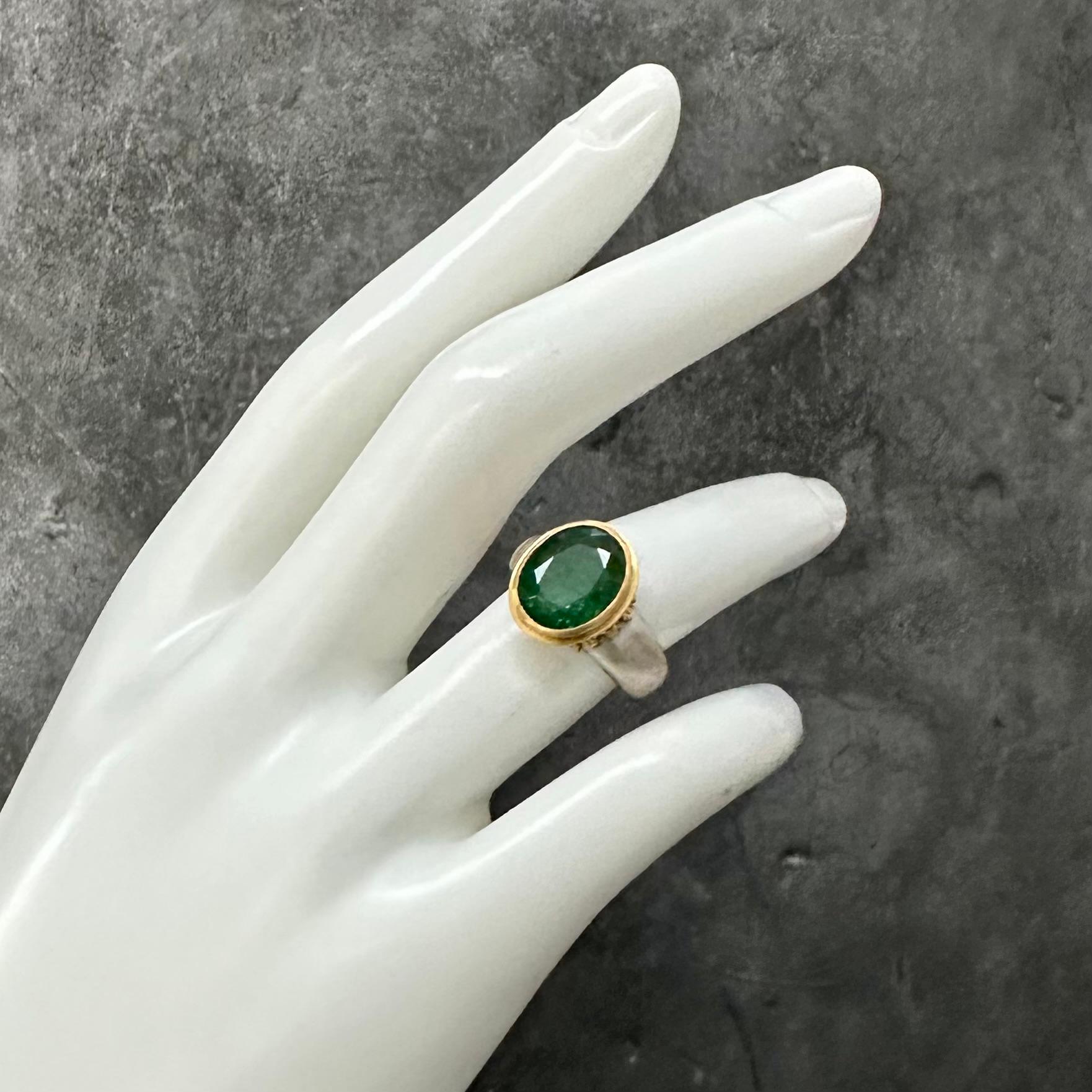 Women's or Men's Steven Battelle 3.9 Carats Emerald Silver Granulated 22K Gold Ring For Sale