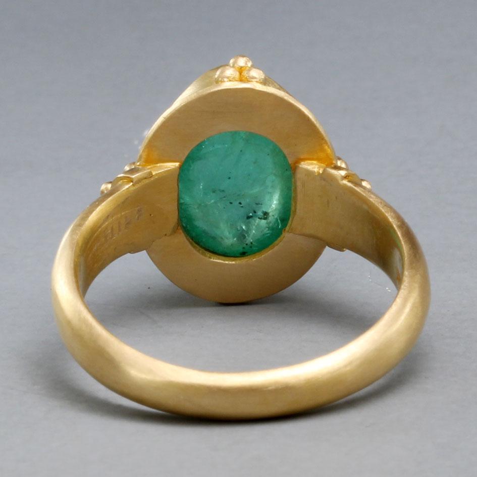 Steven Battelle 4.0 Carats Cabochon Emerald 18K Gold Ring In New Condition For Sale In Soquel, CA