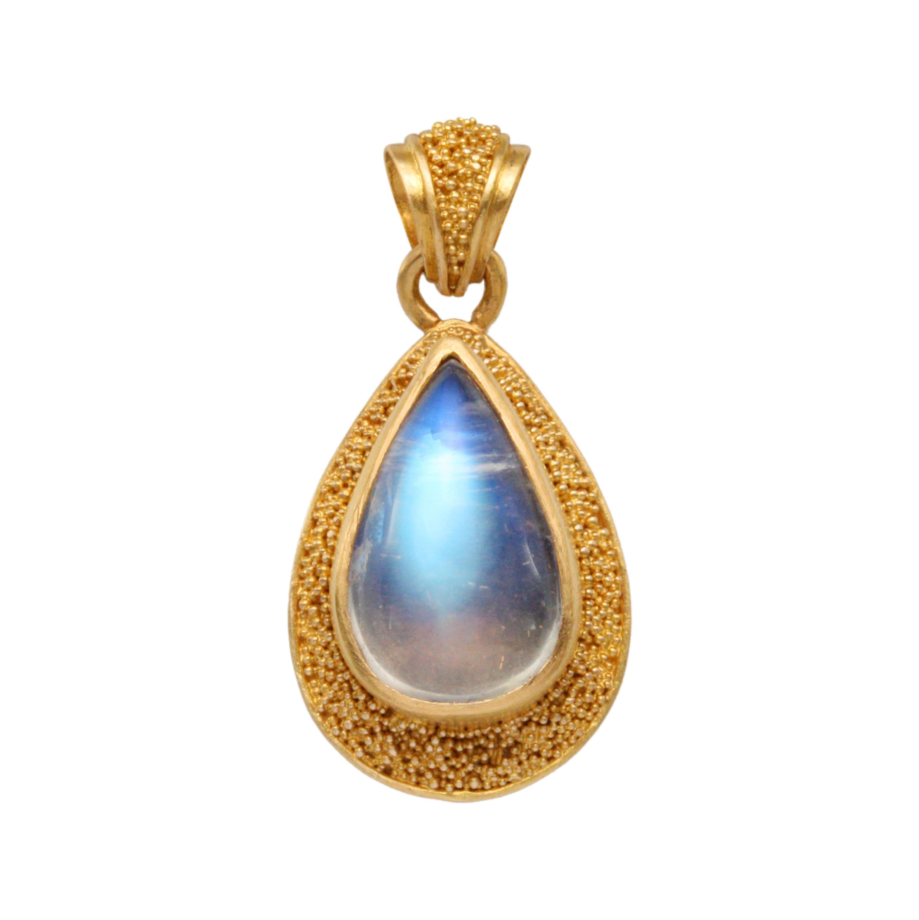 Steven Battelle 4.0 Carats Rainbow Moonstone 22K Granulated Gold Pendant  In New Condition For Sale In Soquel, CA