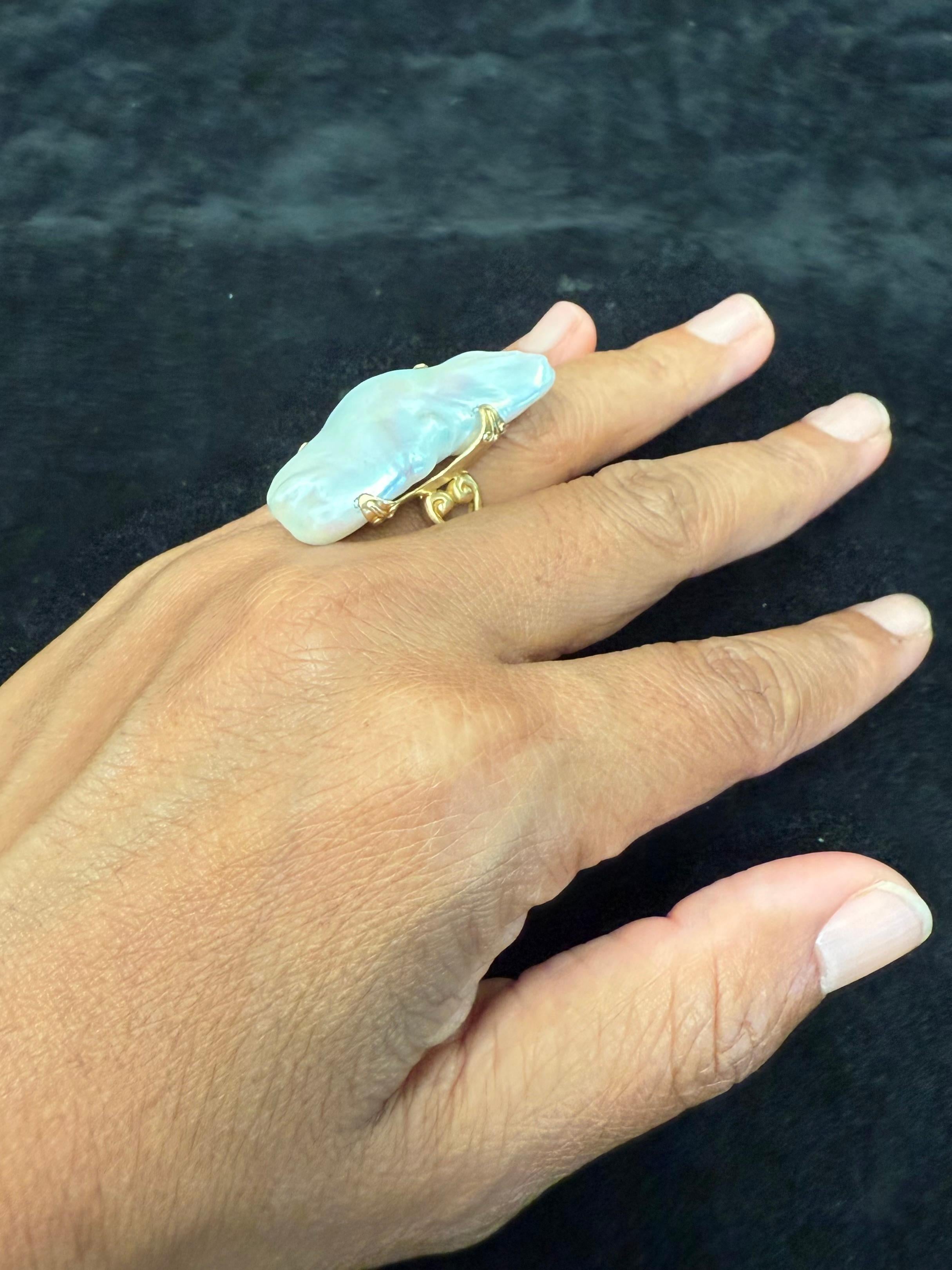 Bague en or 18 carats Steven Battelle 40,5 carats de perles d'eau douce blanches en vente 7