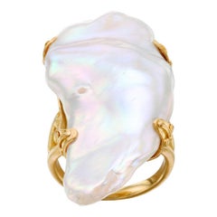 Steven Battelle 40.5 Carats White Freshwater Pearl 18K Gold Ring