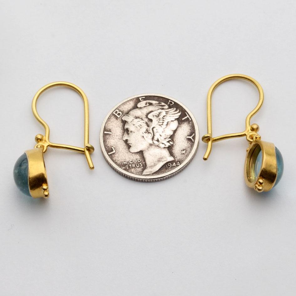 Steven Battelle 4,1 Karat Cabochon Aquamarin 18K Gold Ohrringe im Zustand „Neu“ im Angebot in Soquel, CA