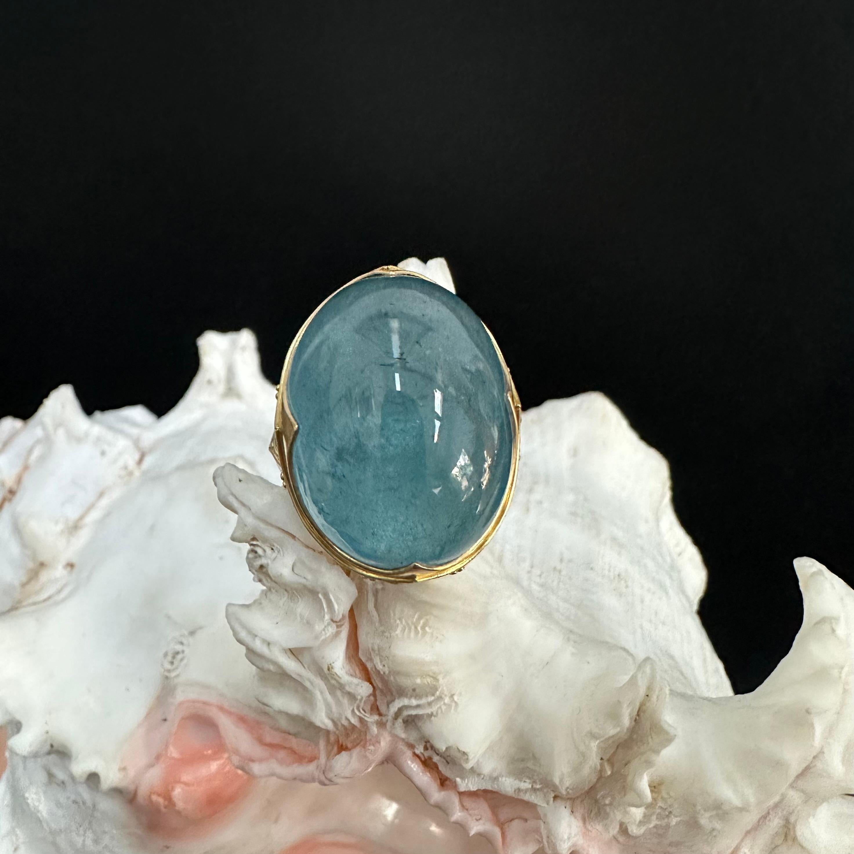 Steven Battelle Anello con acquamarina cabochon in argento sterling e oro 18 carati da 41,3 carati in vendita 4
