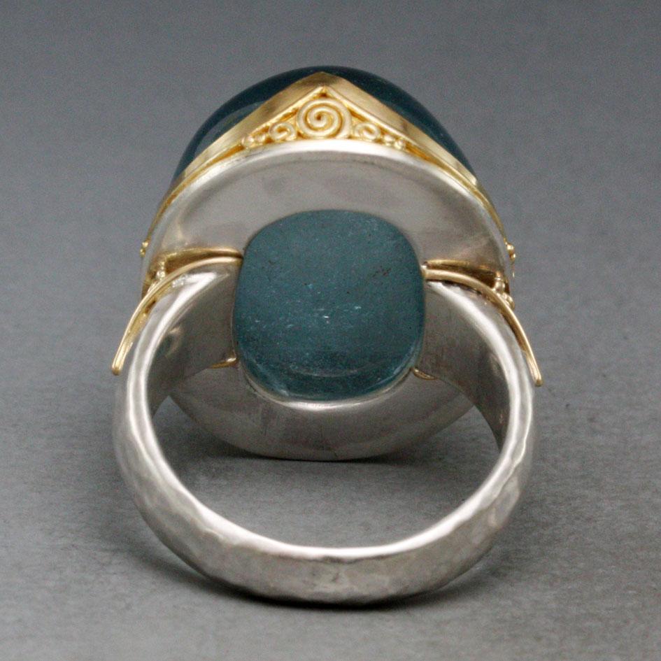 Steven Battelle Anello con acquamarina cabochon in argento sterling e oro 18 carati da 41,3 carati in vendita 7