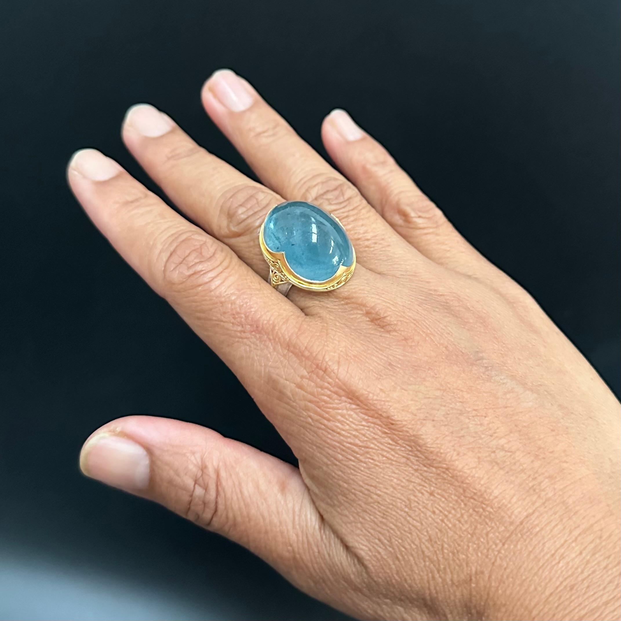 Steven Battelle Anello con acquamarina cabochon in argento sterling e oro 18 carati da 41,3 carati In condizioni Nuovo in vendita a Soquel, CA