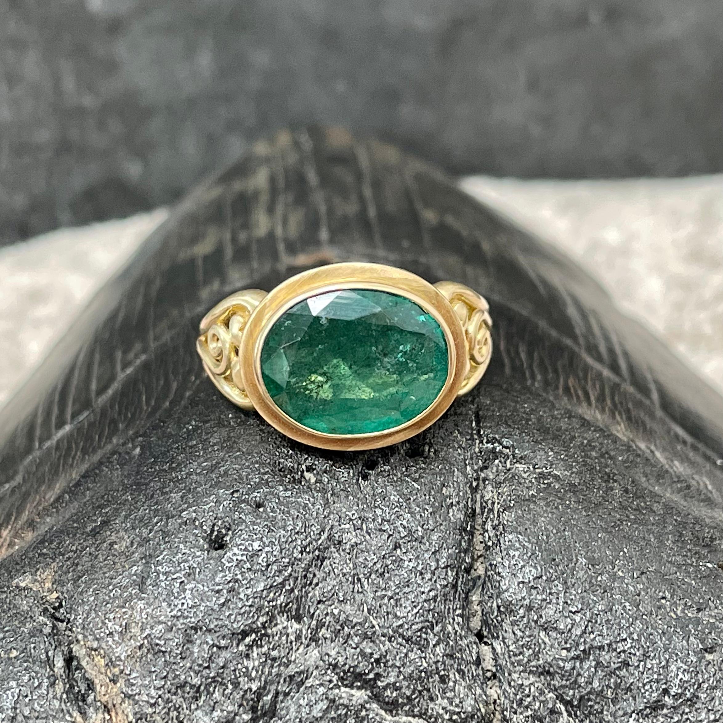 4.2 Carats Oval Faceted Emerald 18k Gold Ring For Sale 3